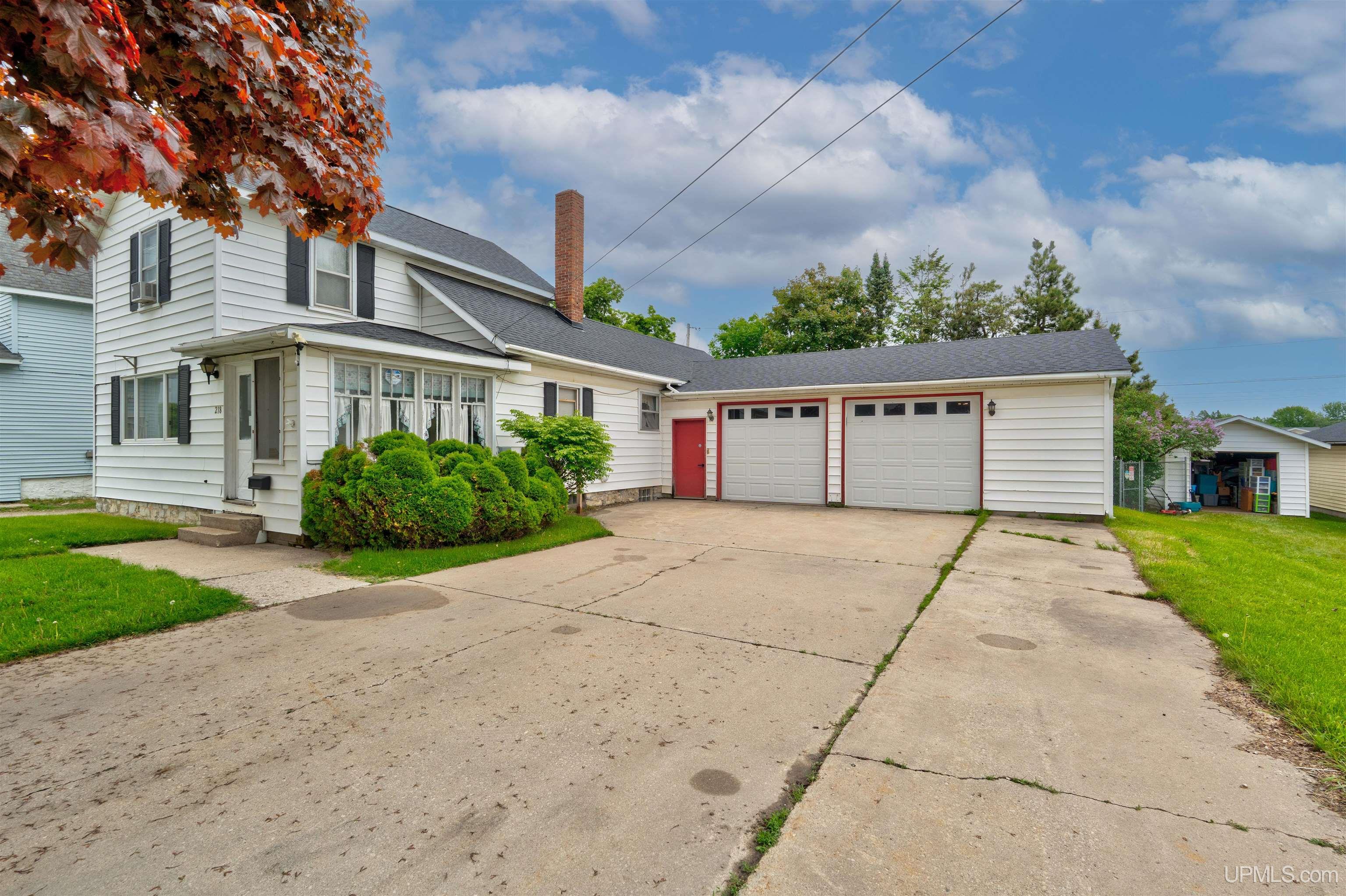 218 N Houghton Avenue Property Photo 1