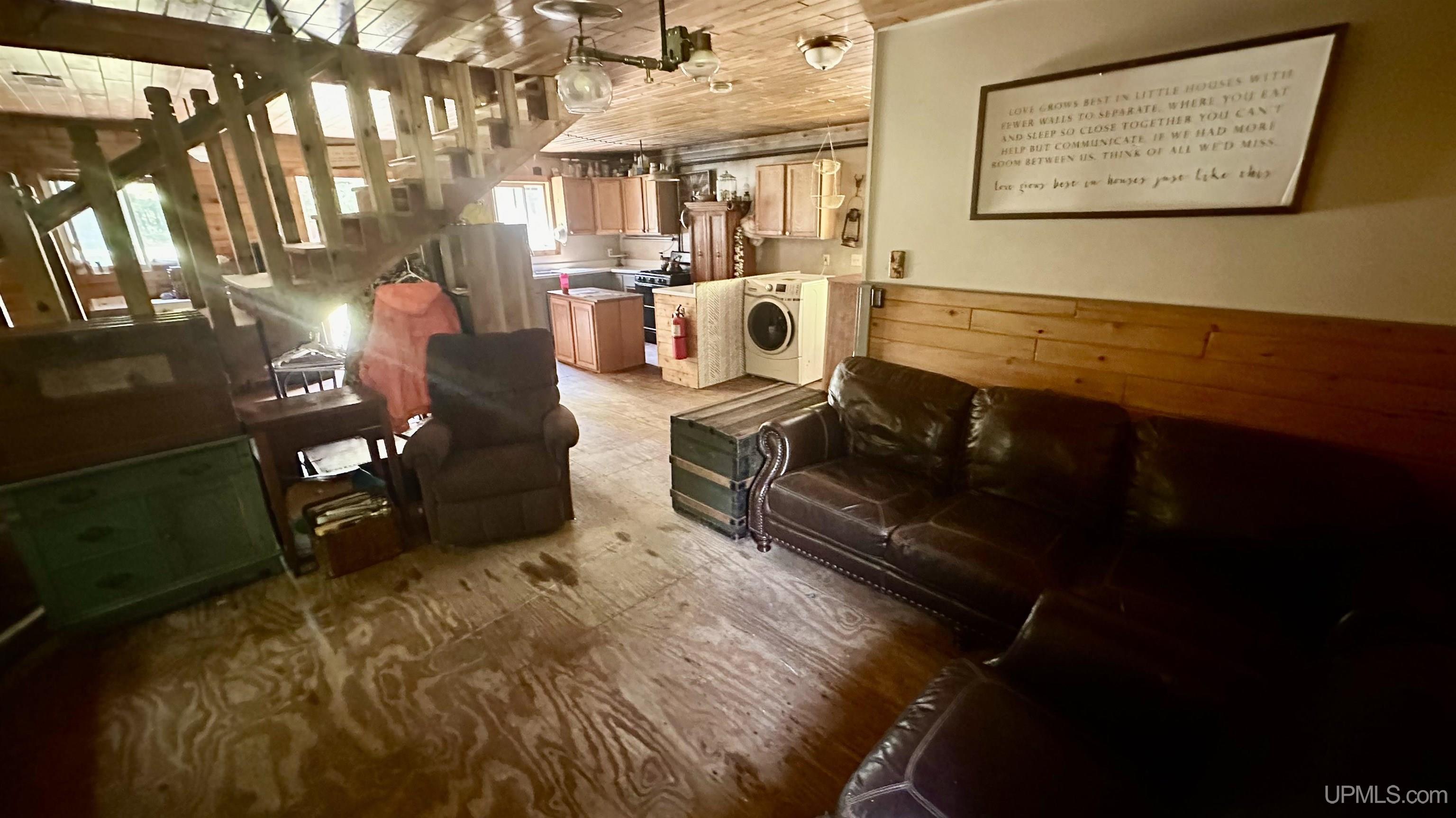 7450 Northwestern Road Property Photo 12
