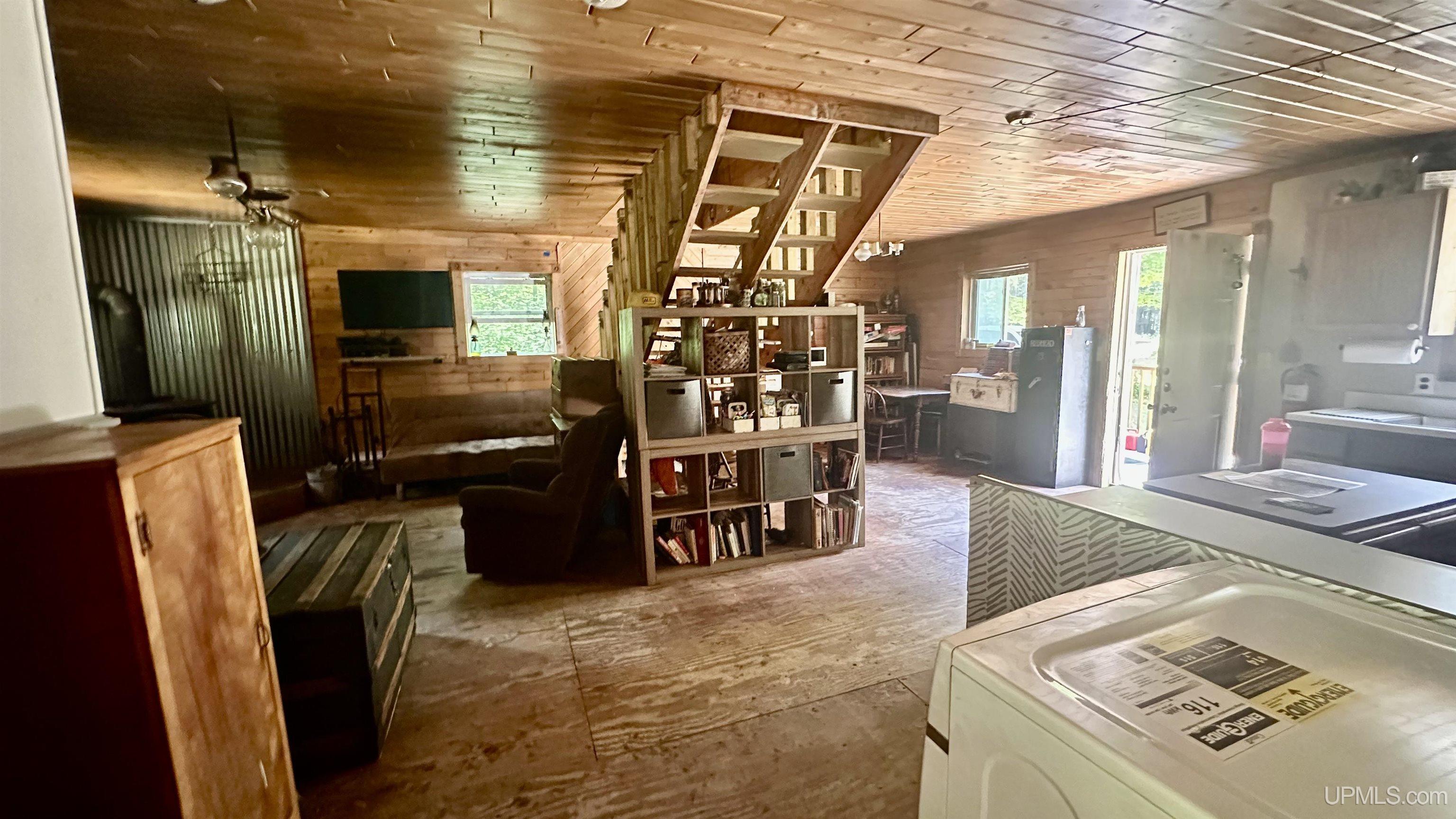 7450 Northwestern Road Property Photo 19