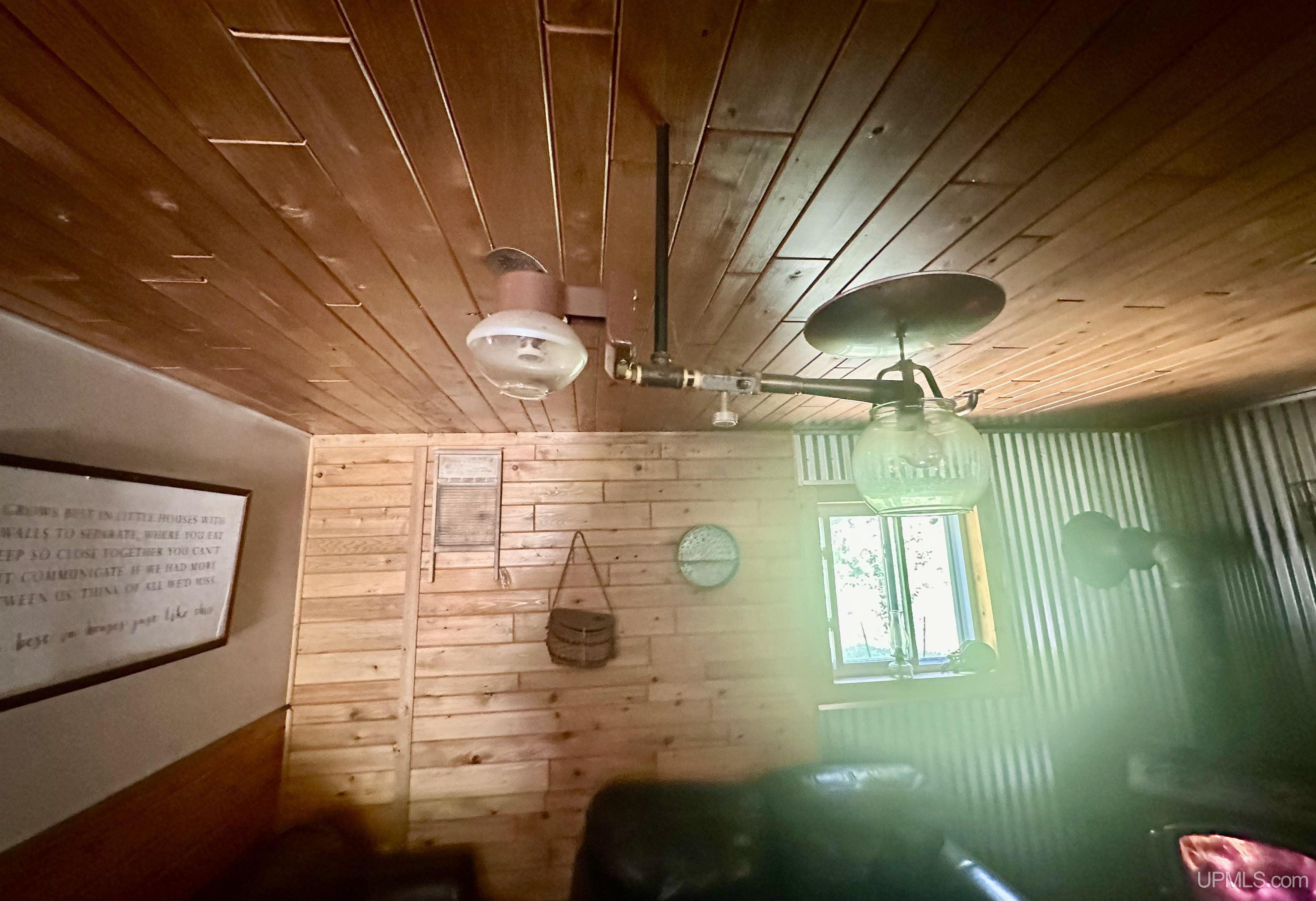 7450 Northwestern Road Property Photo 20
