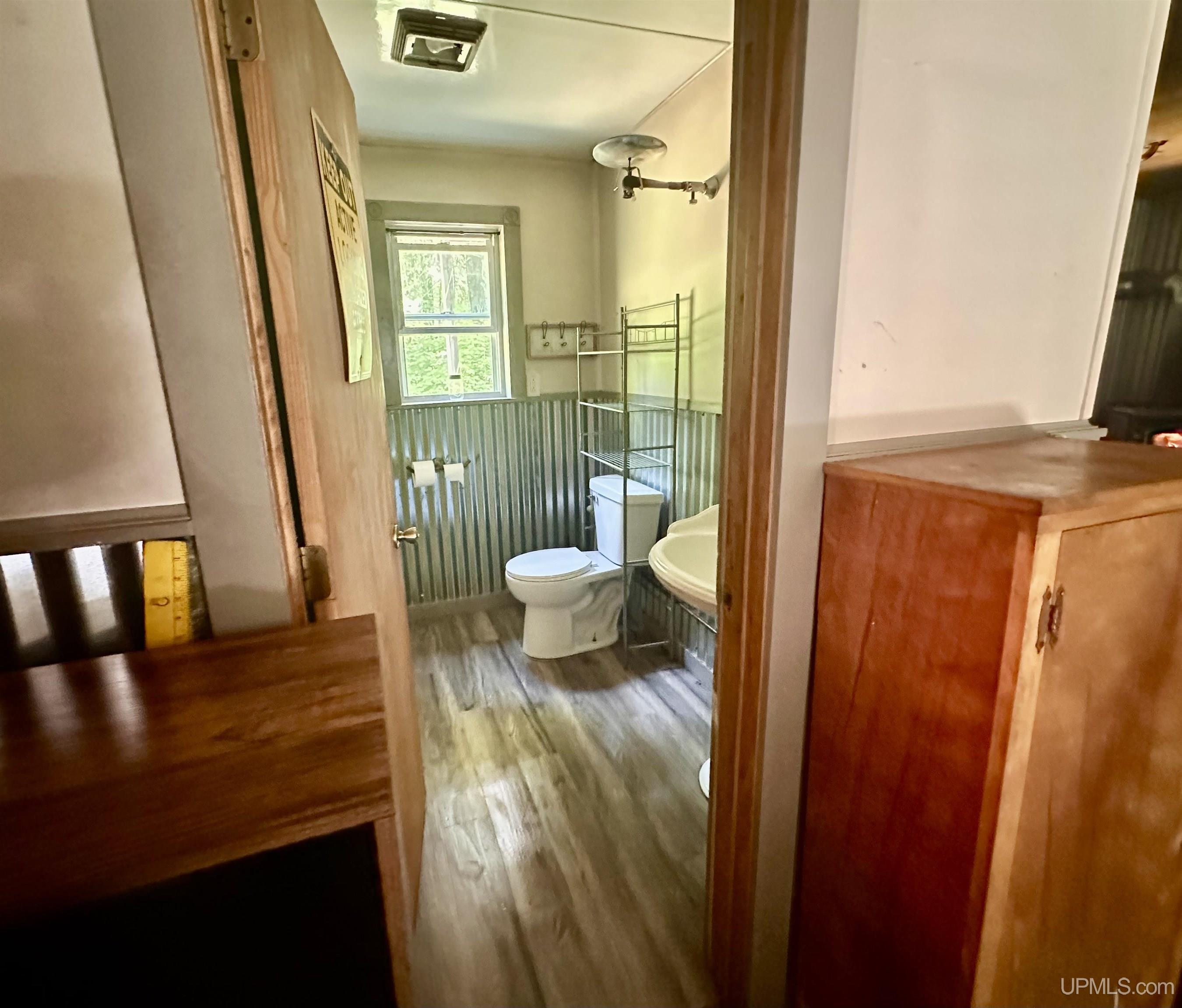 7450 Northwestern Road Property Photo 23