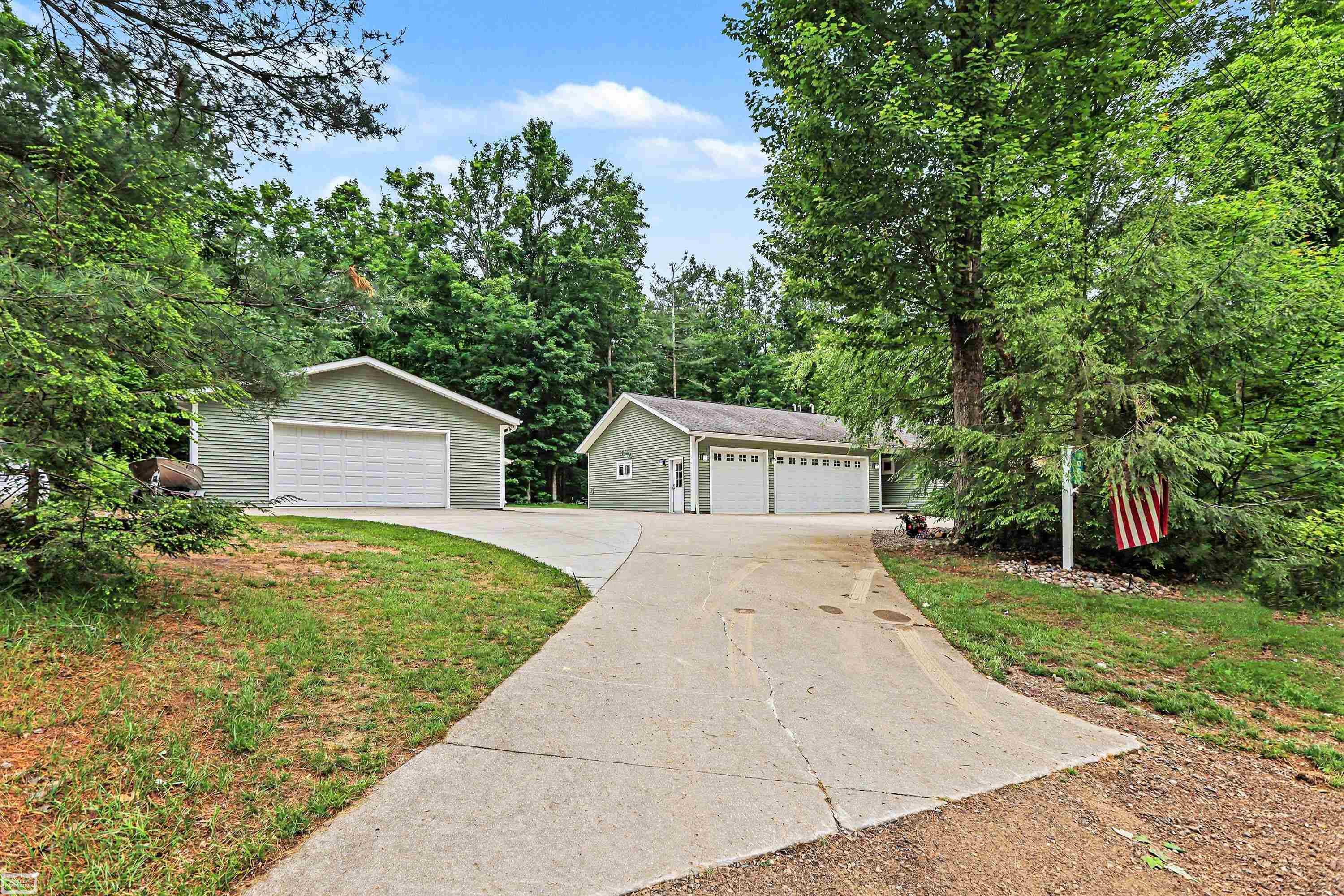 7903 Macatawa Trail Property Photo 3