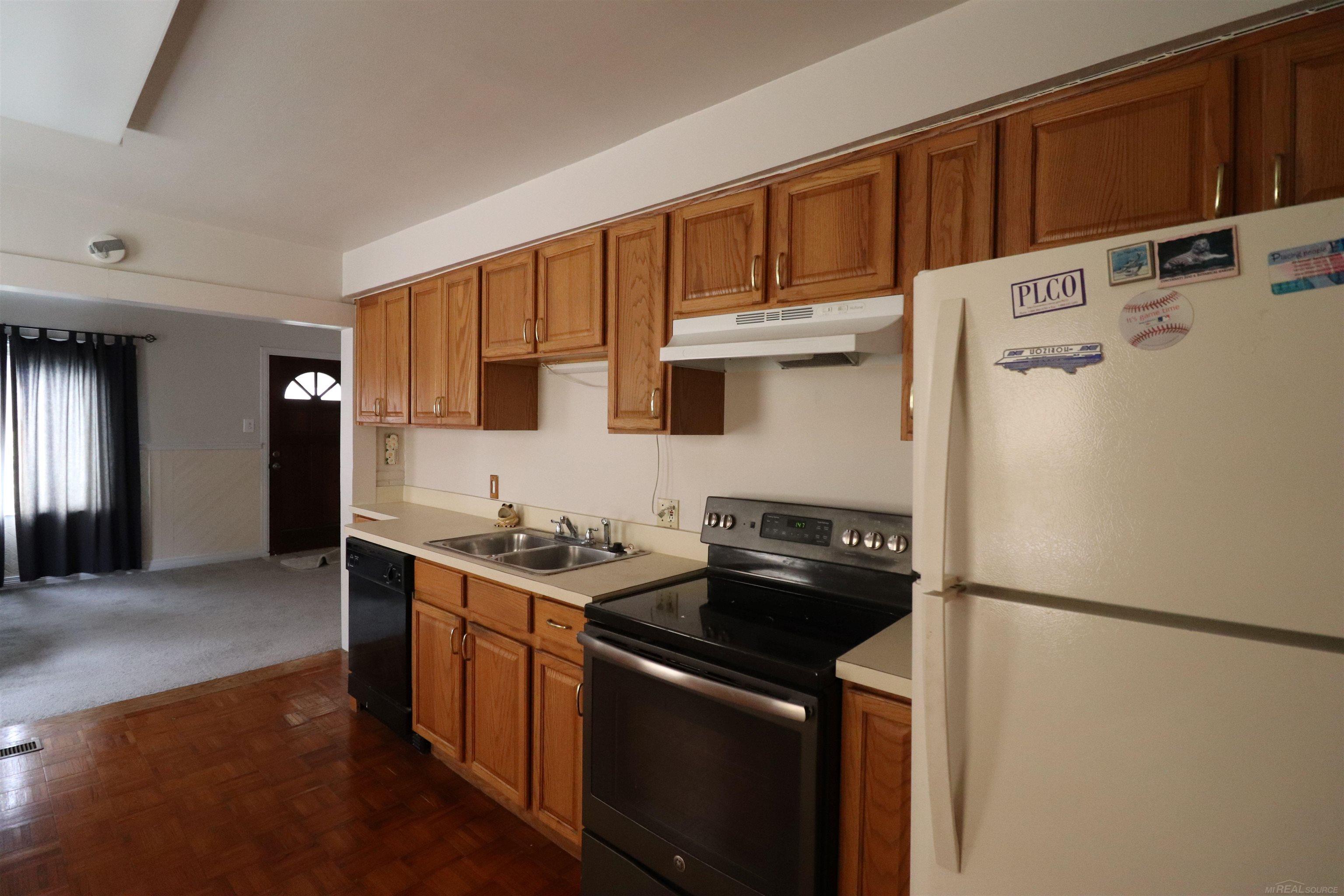 24252 Tuscany Street Property Photo 6
