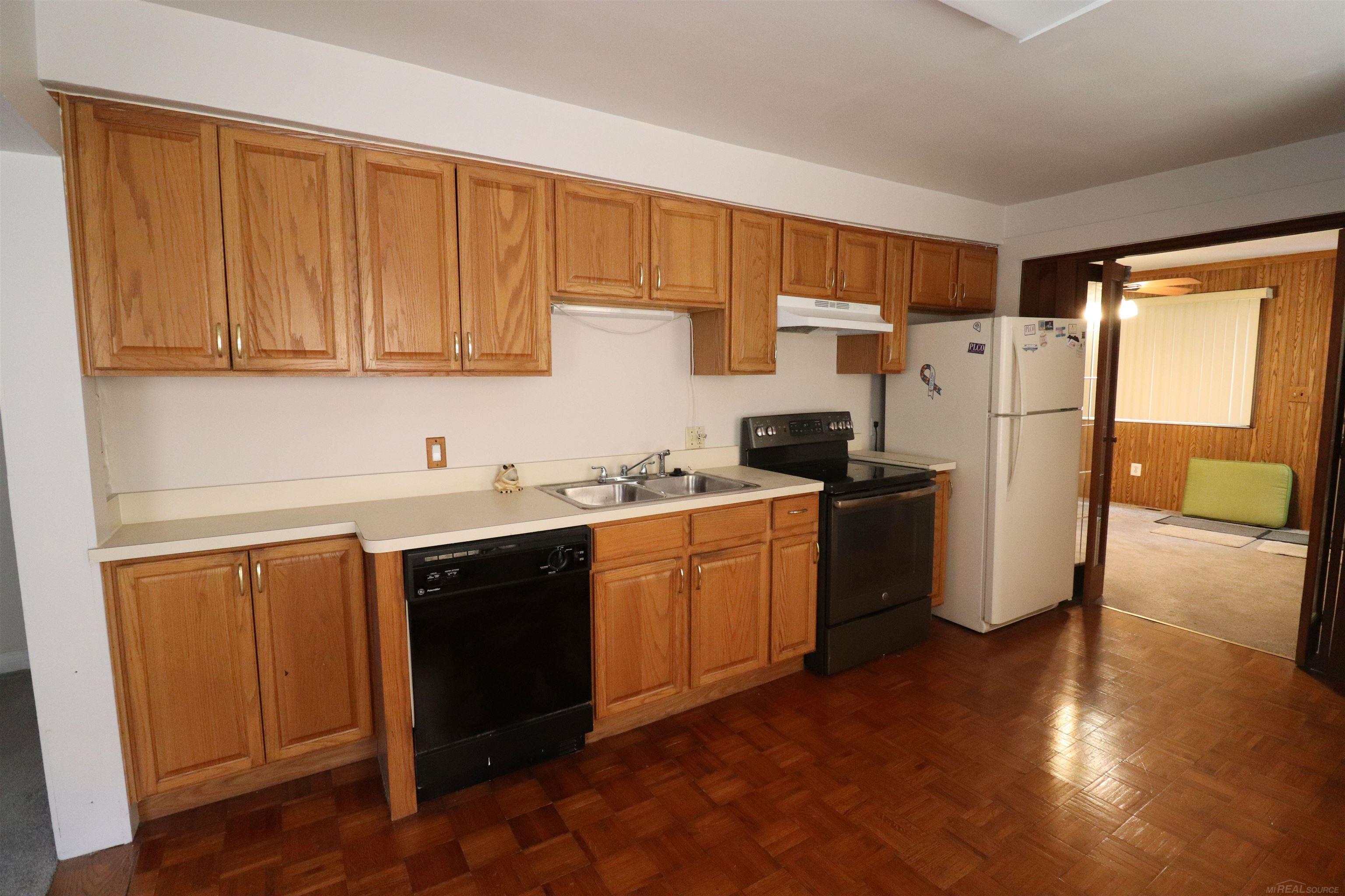24252 Tuscany Street Property Photo 9