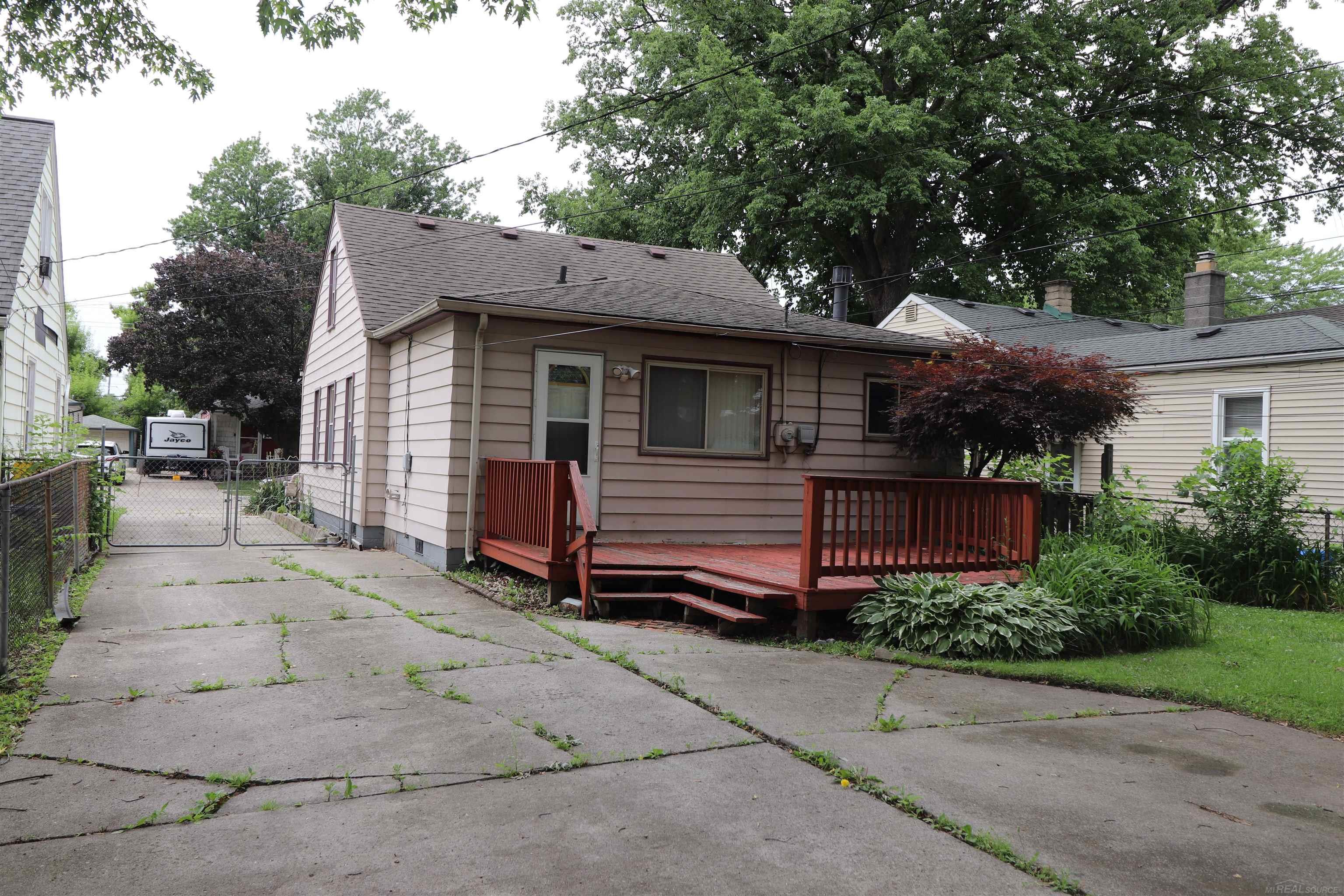 24252 Tuscany Street Property Photo 22