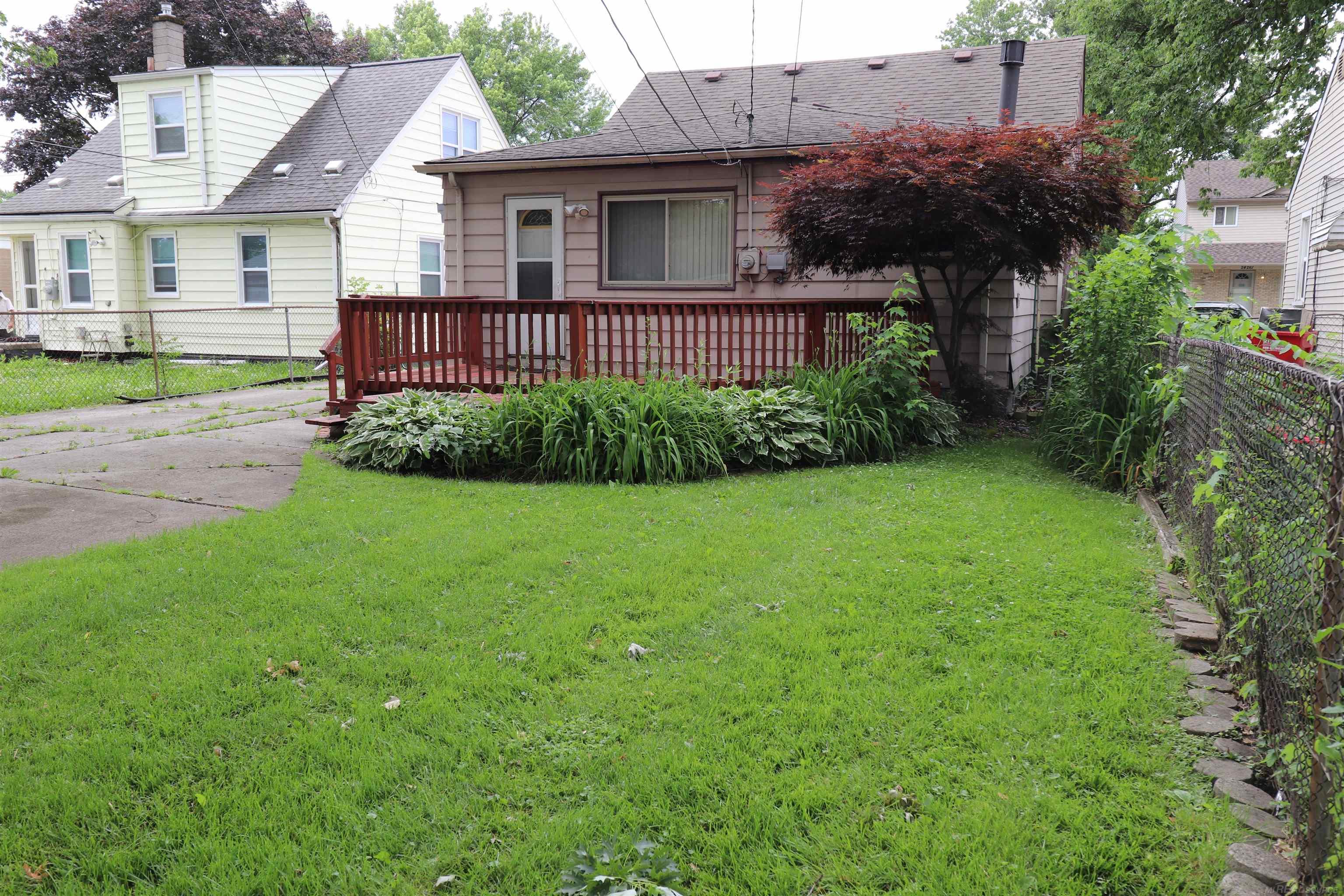 24252 Tuscany Street Property Photo 27