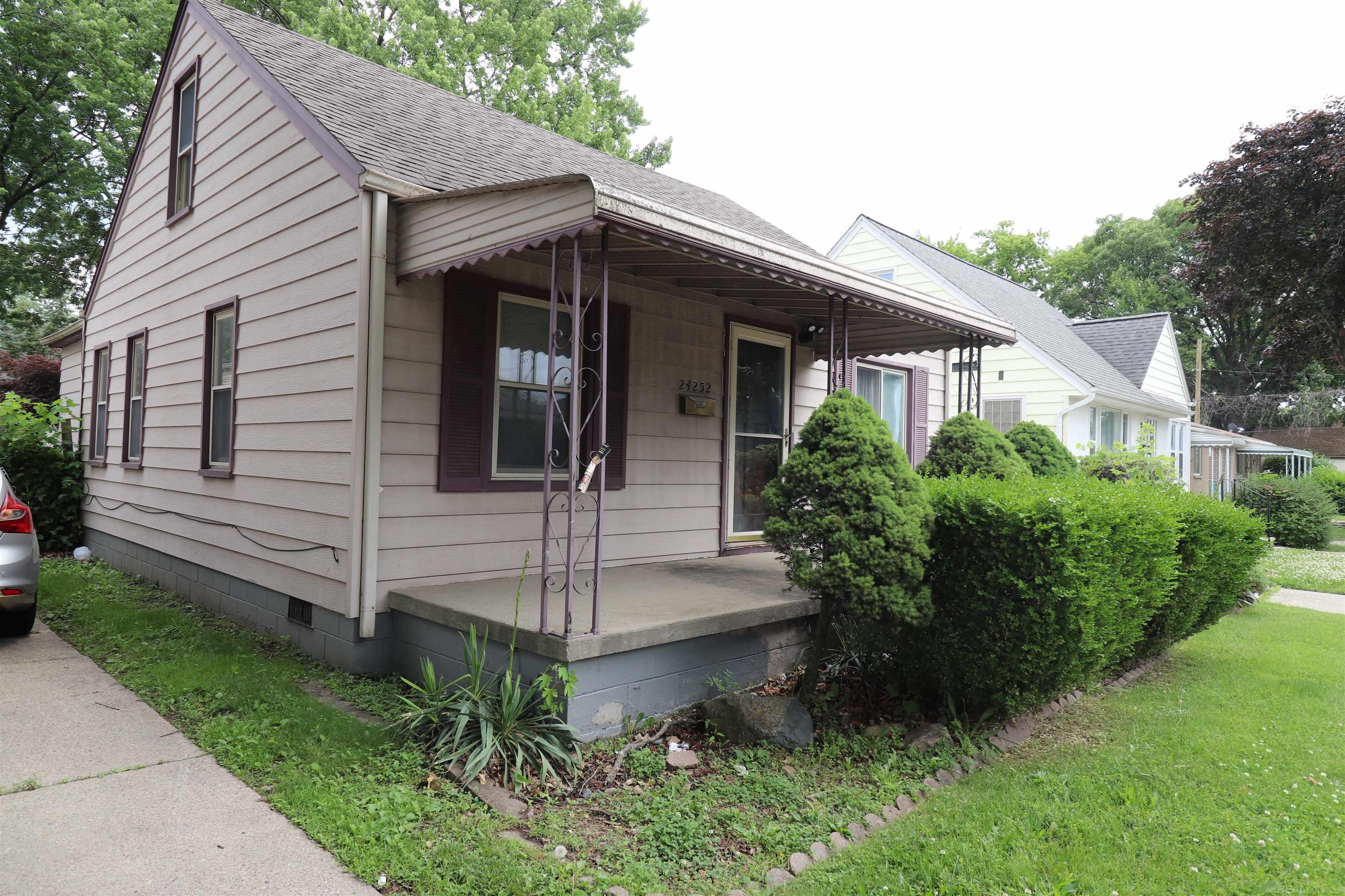 24252 Tuscany Street Property Photo 29