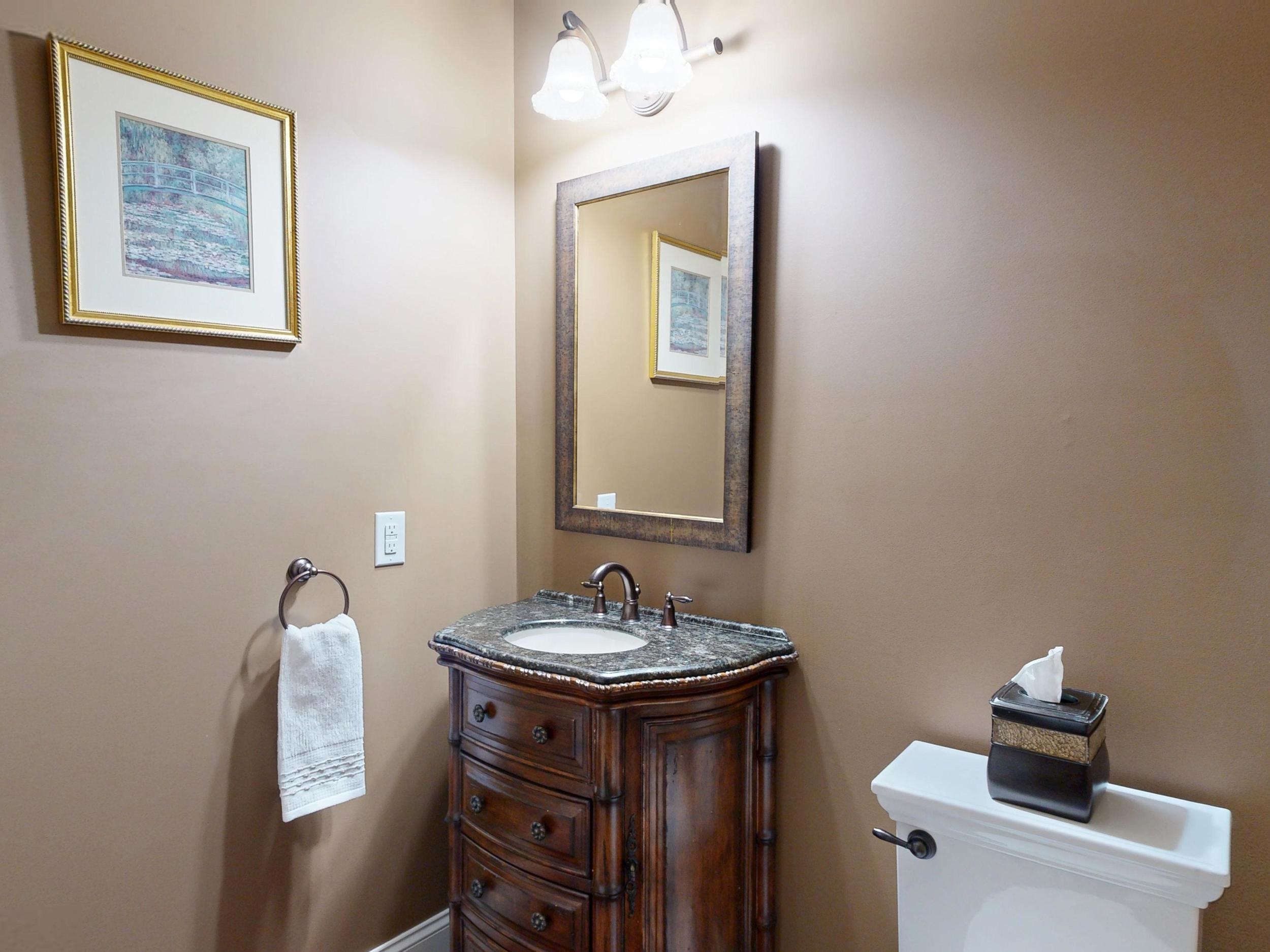 2425 E Cardinal Drive Property Photo 31
