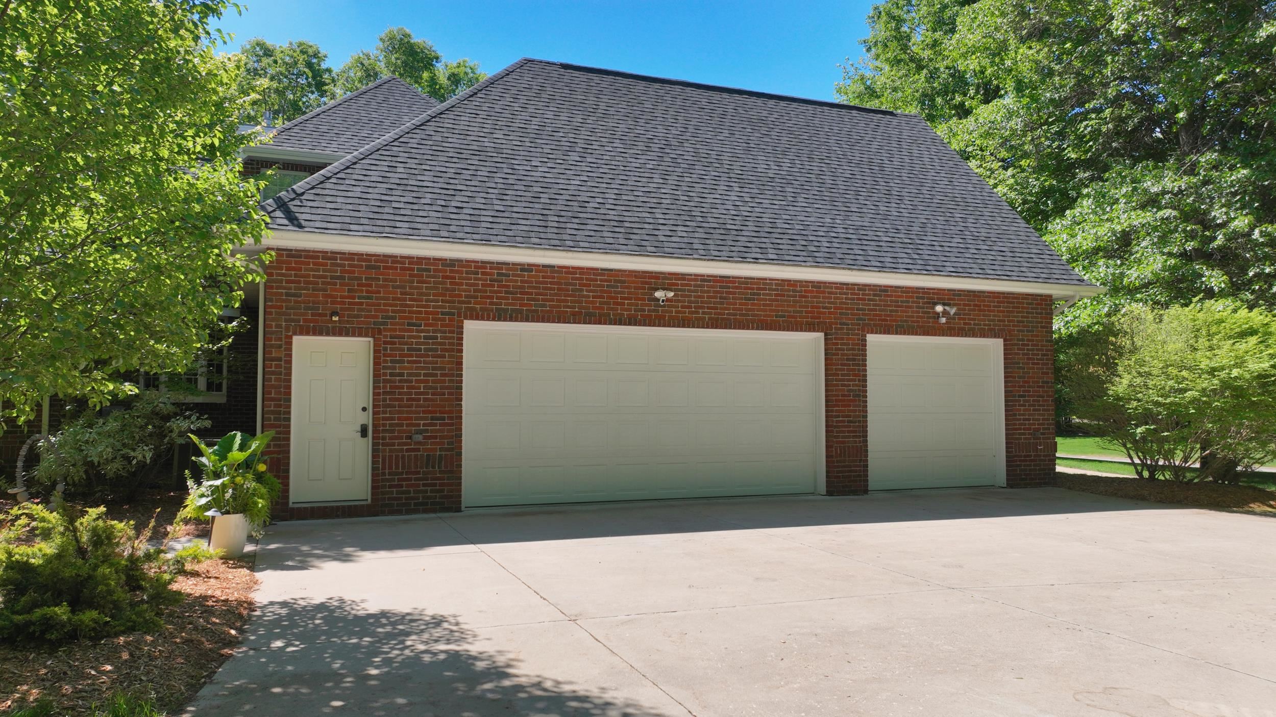 2425 E Cardinal Drive Property Photo 52