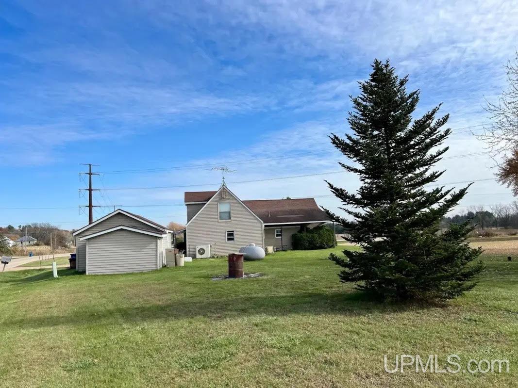 N3925 Friendship Circle Property Photo 2