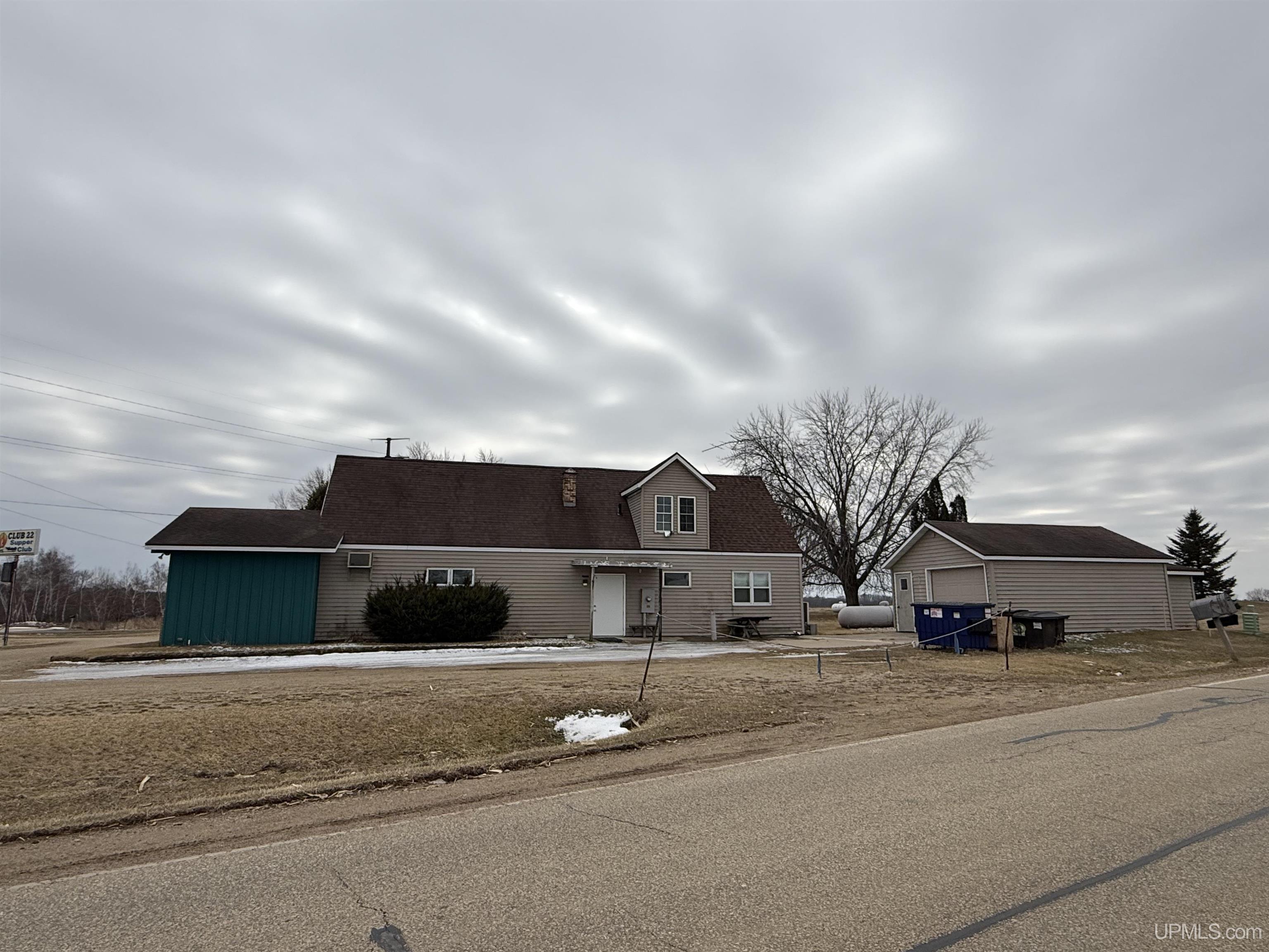 N3925 Friendship Circle Property Photo 3