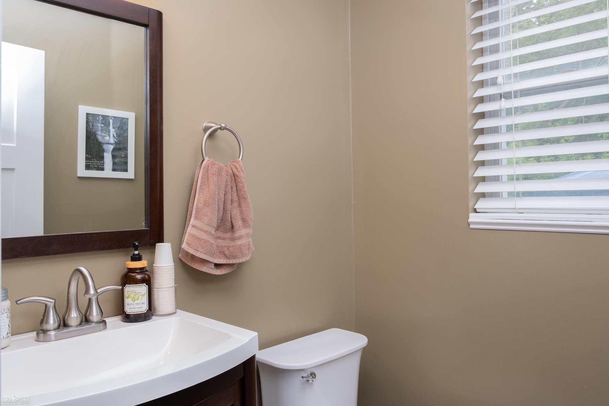 1445 W North Street Property Photo 27