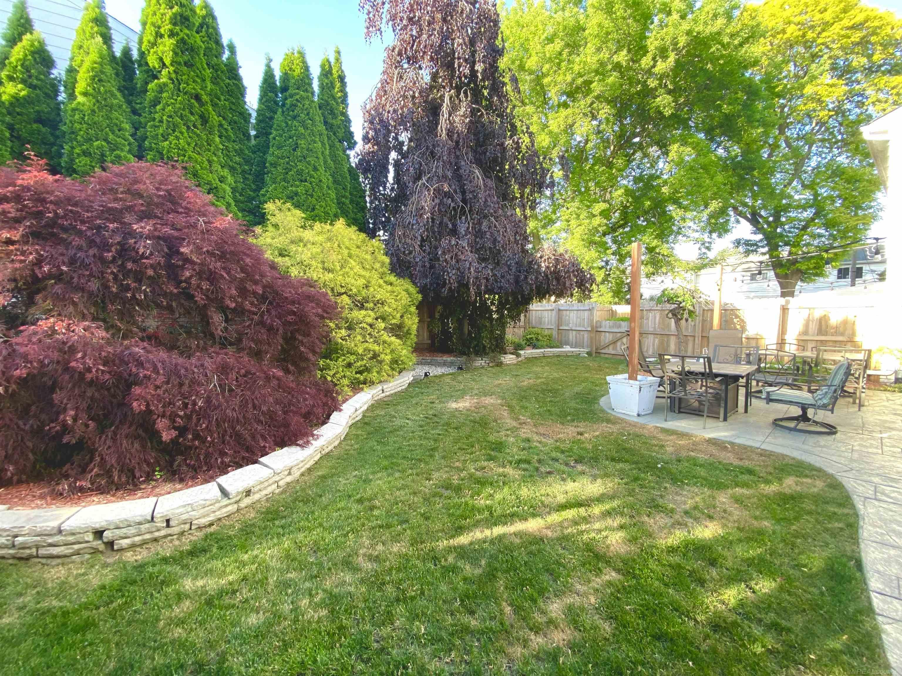 2330 Hillendale Drive Property Photo 3