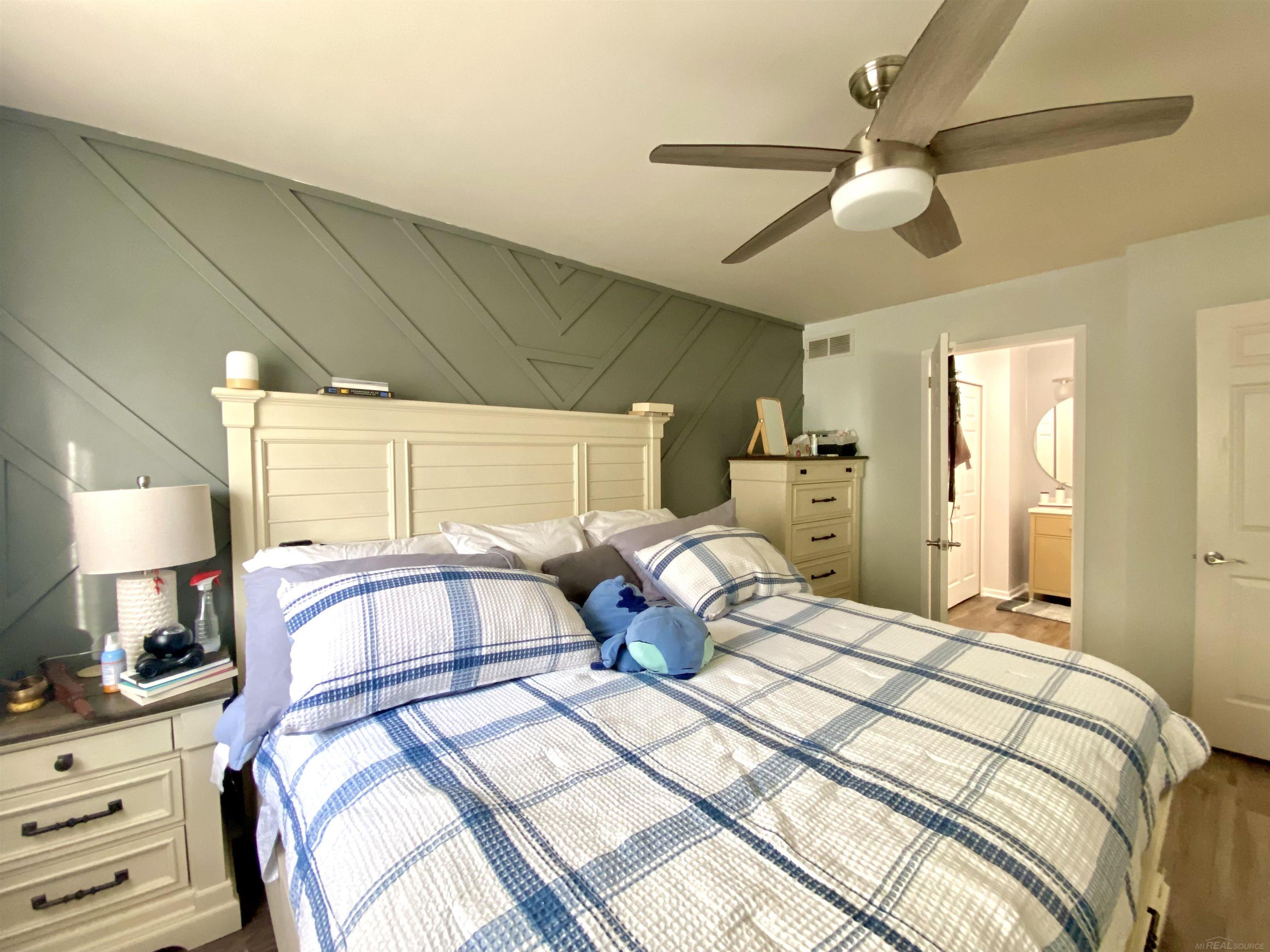 2330 Hillendale Drive Property Photo 10