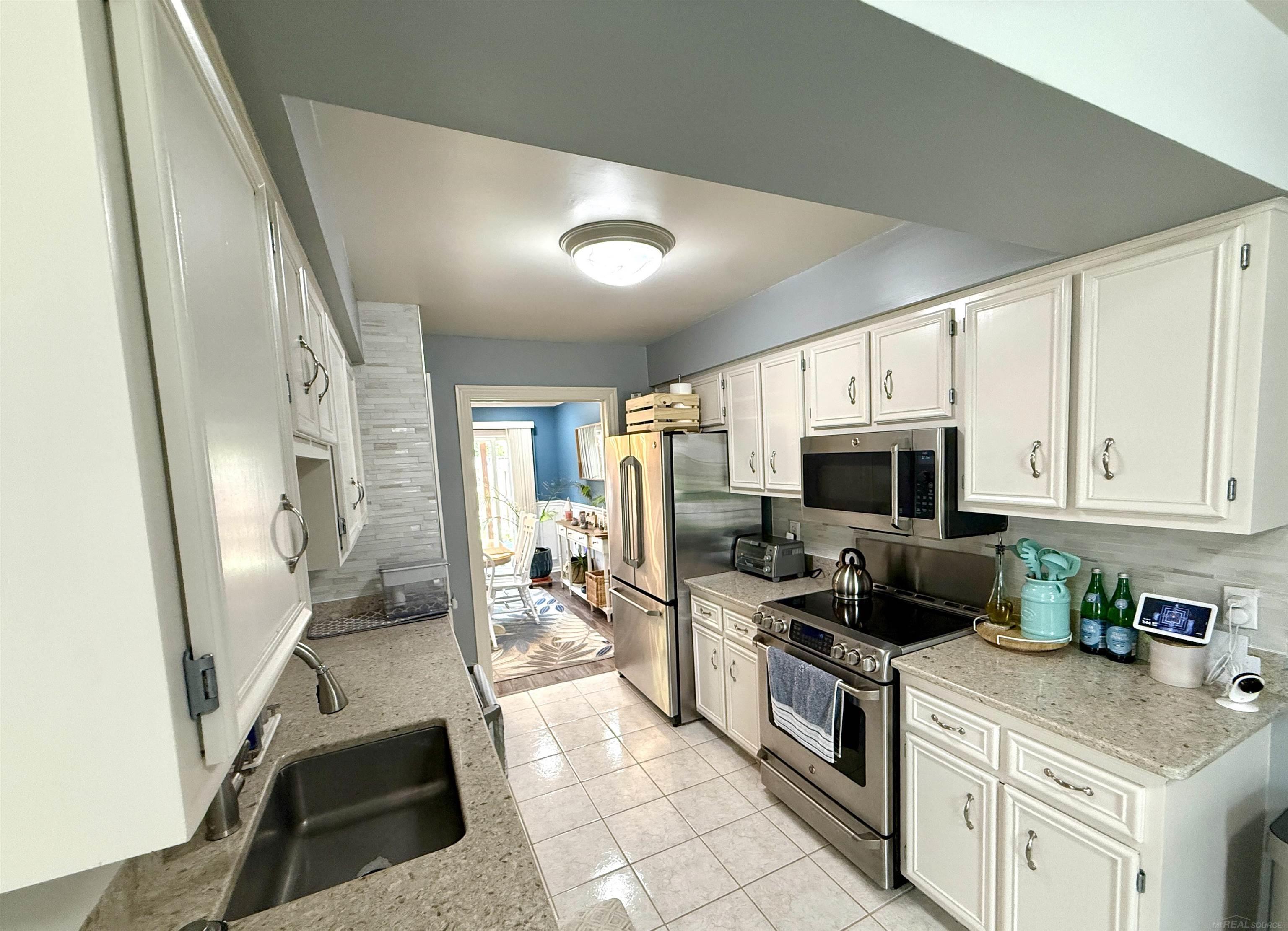 2330 Hillendale Drive Property Photo 23