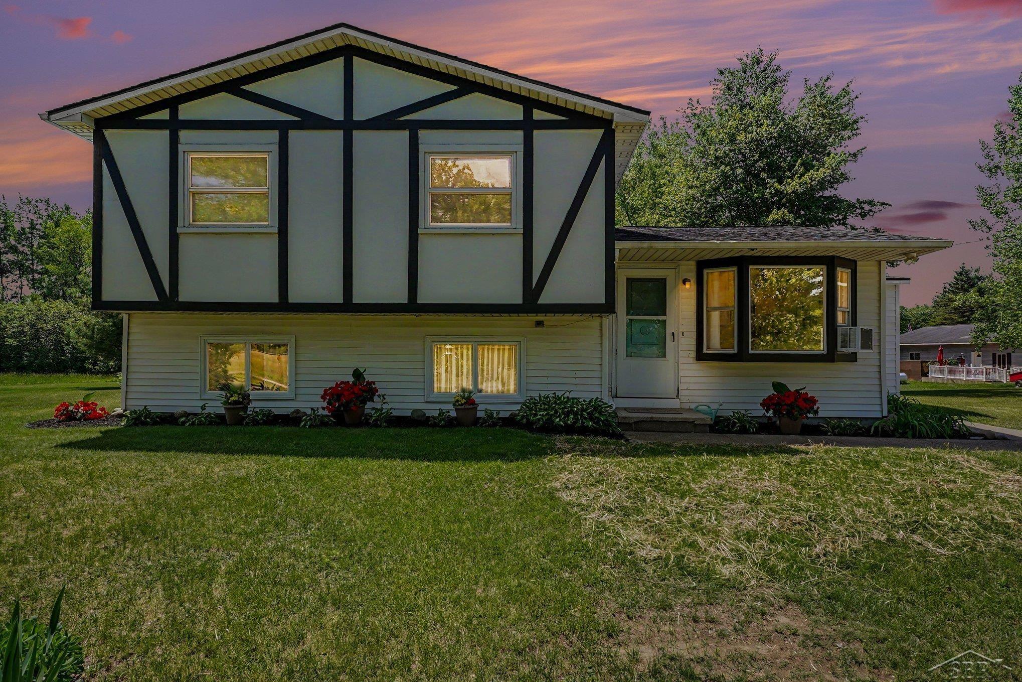 2424 E Shaffer Road Property Photo 1