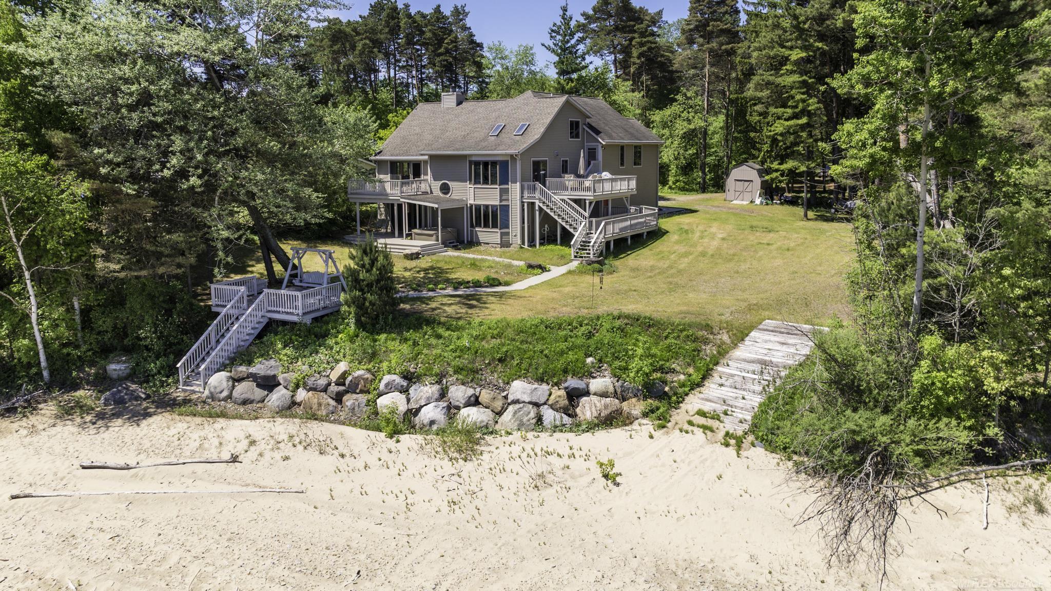 3388 N Lakeshore Road Property Photo 1