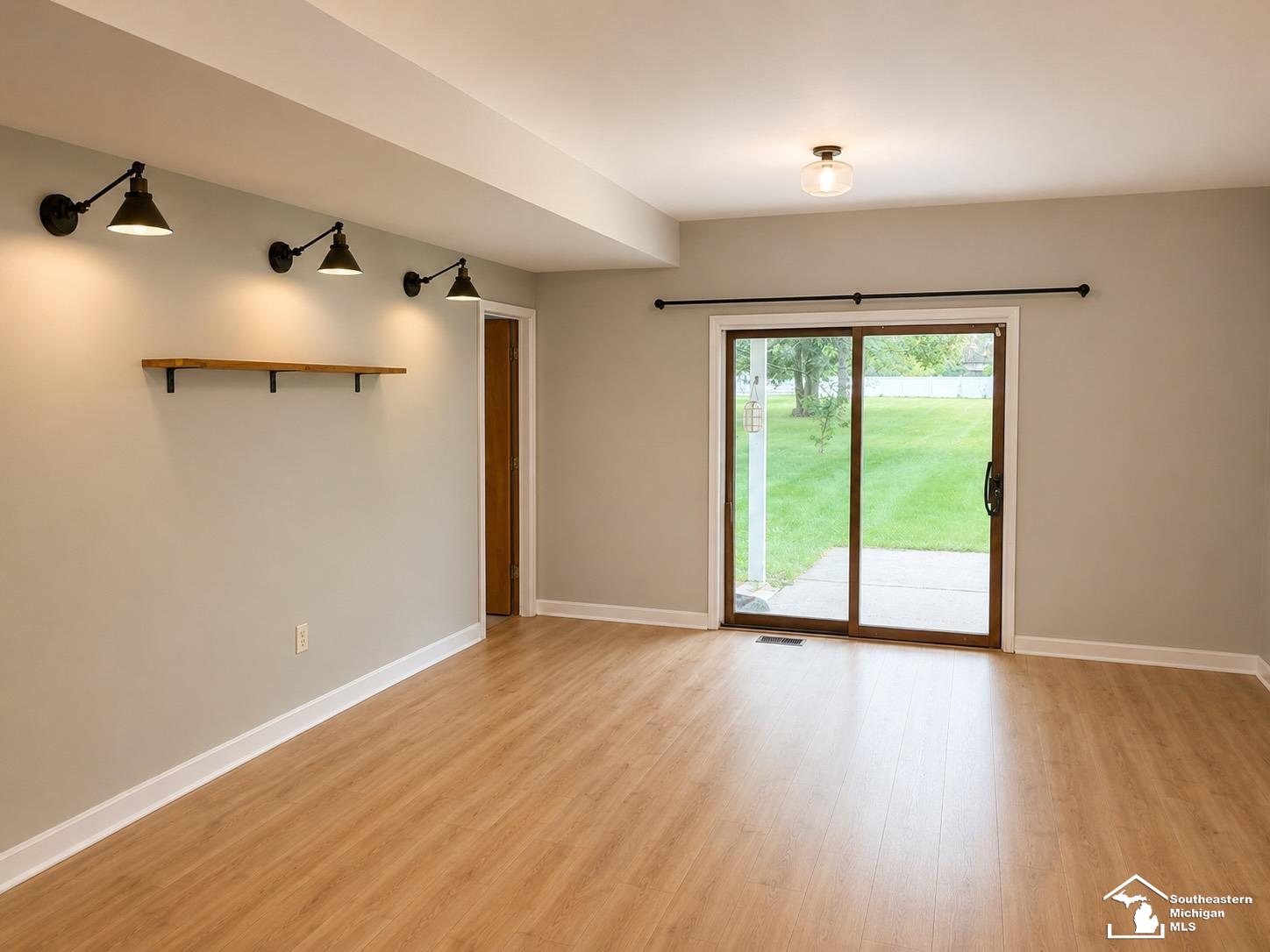1090 Cole Road Property Photo 6