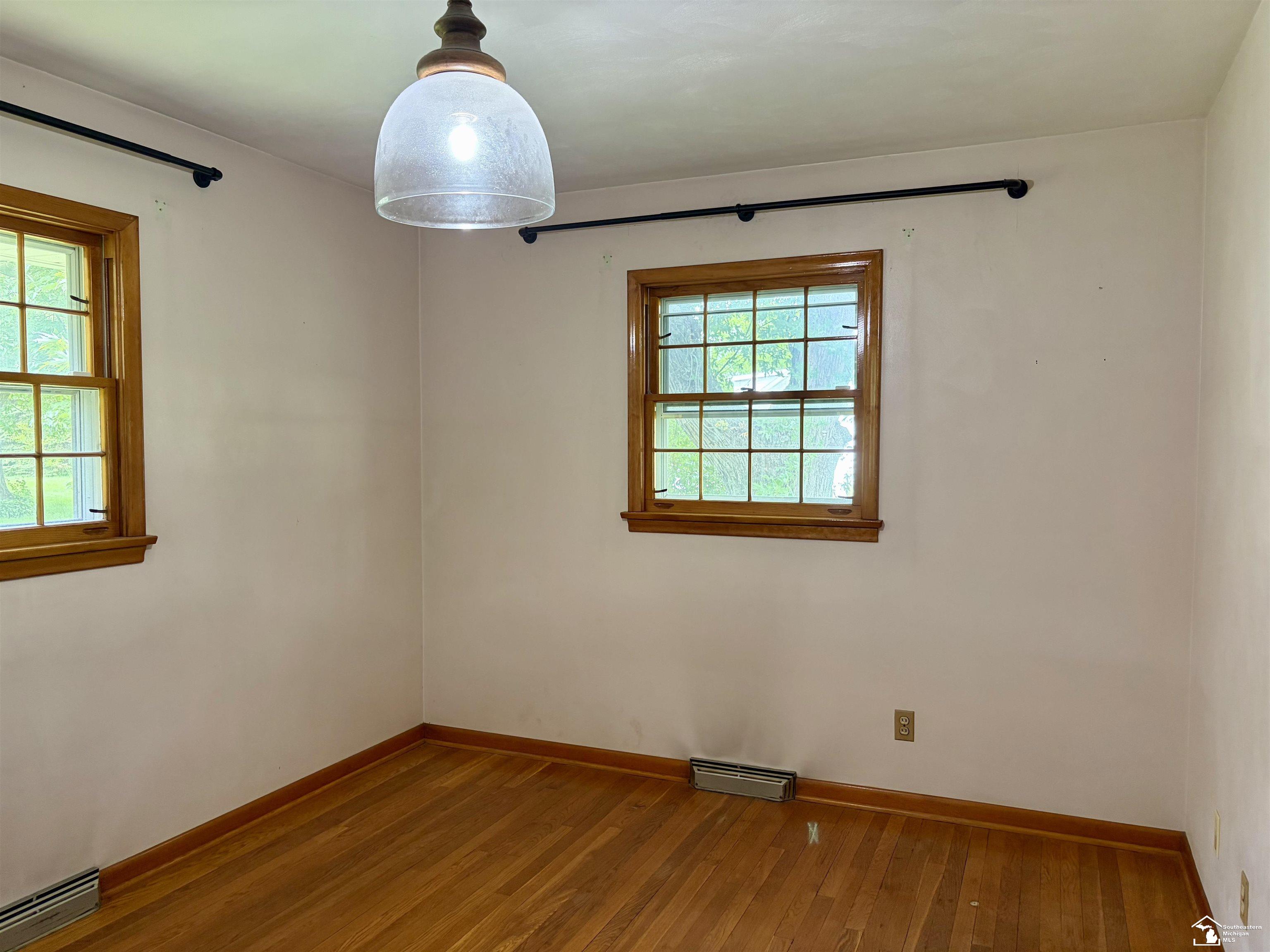 1090 Cole Road Property Photo 11