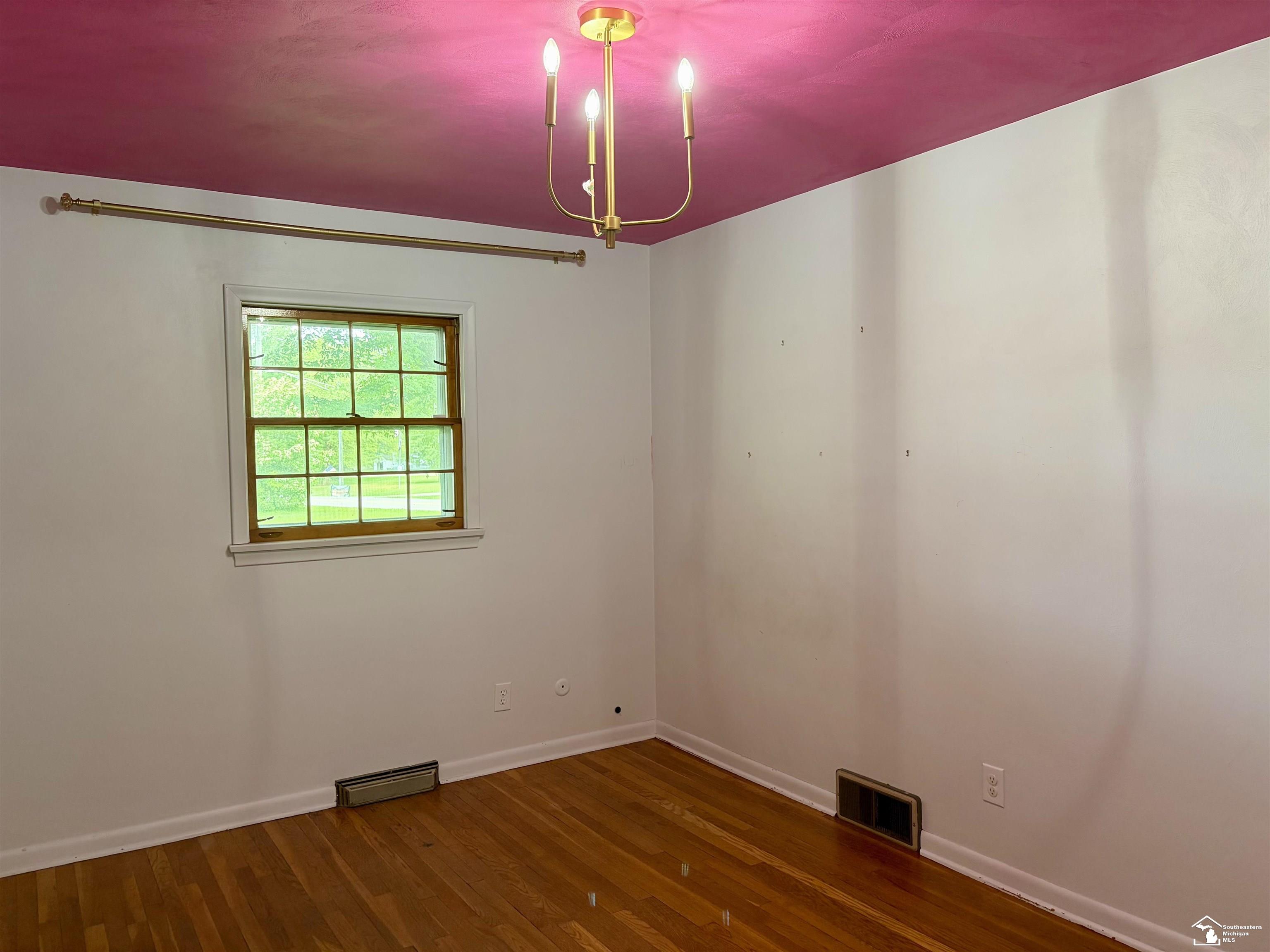 1090 Cole Road Property Photo 12