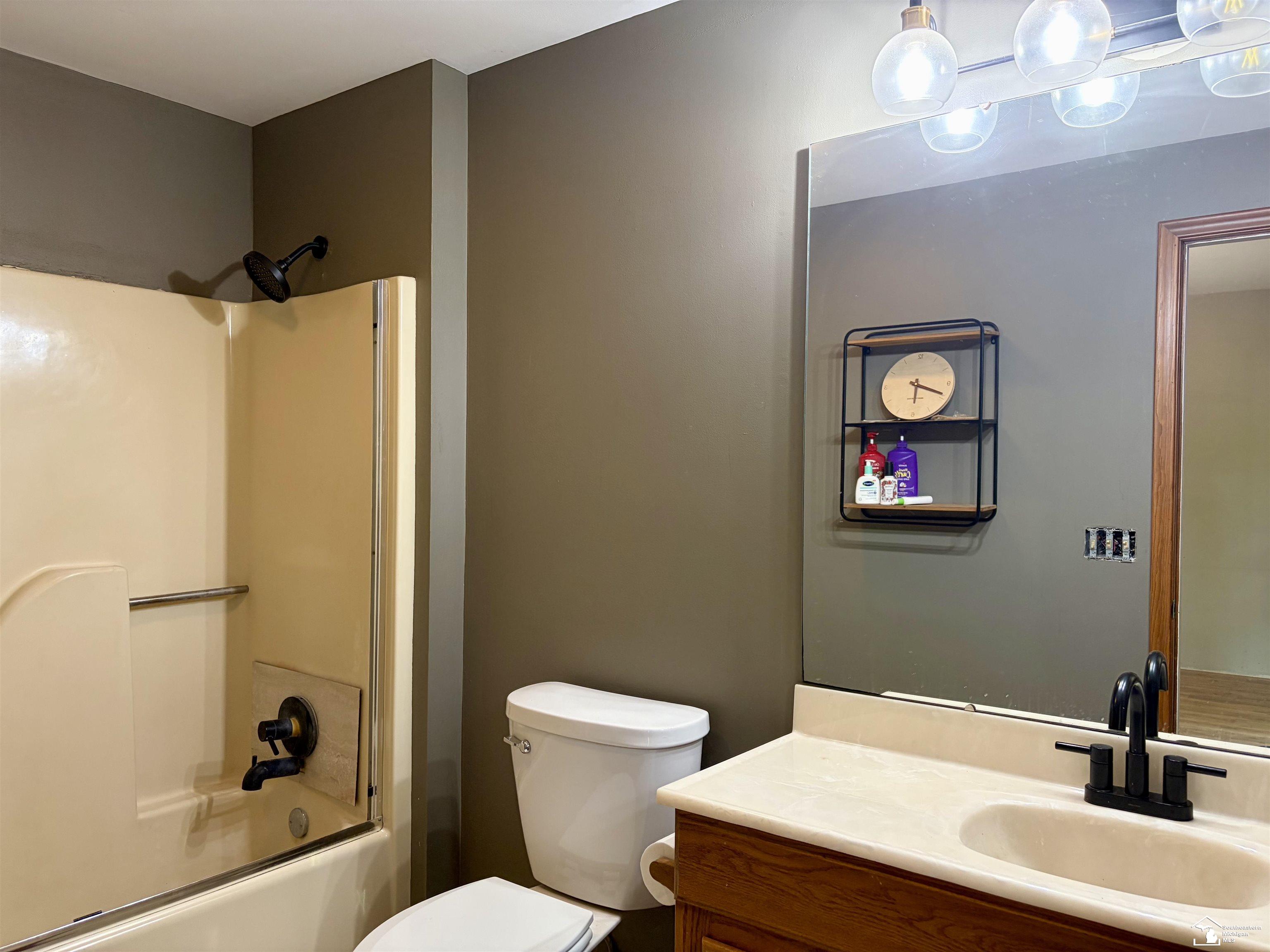 1090 Cole Road Property Photo 15