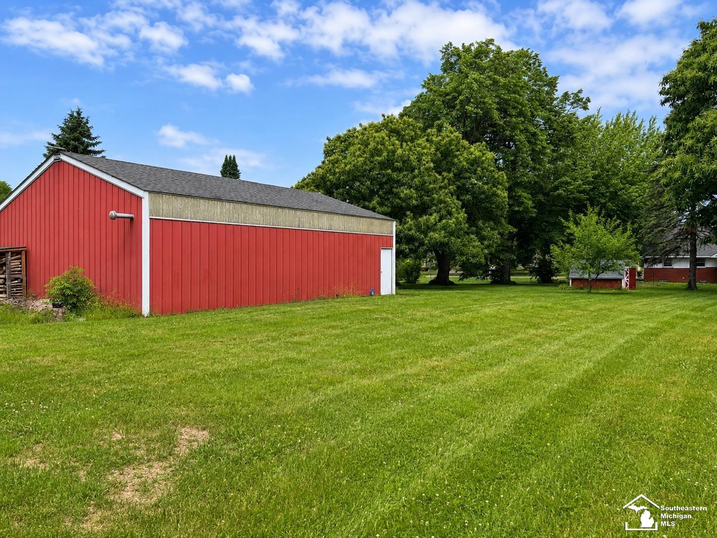 1090 Cole Road Property Photo 17