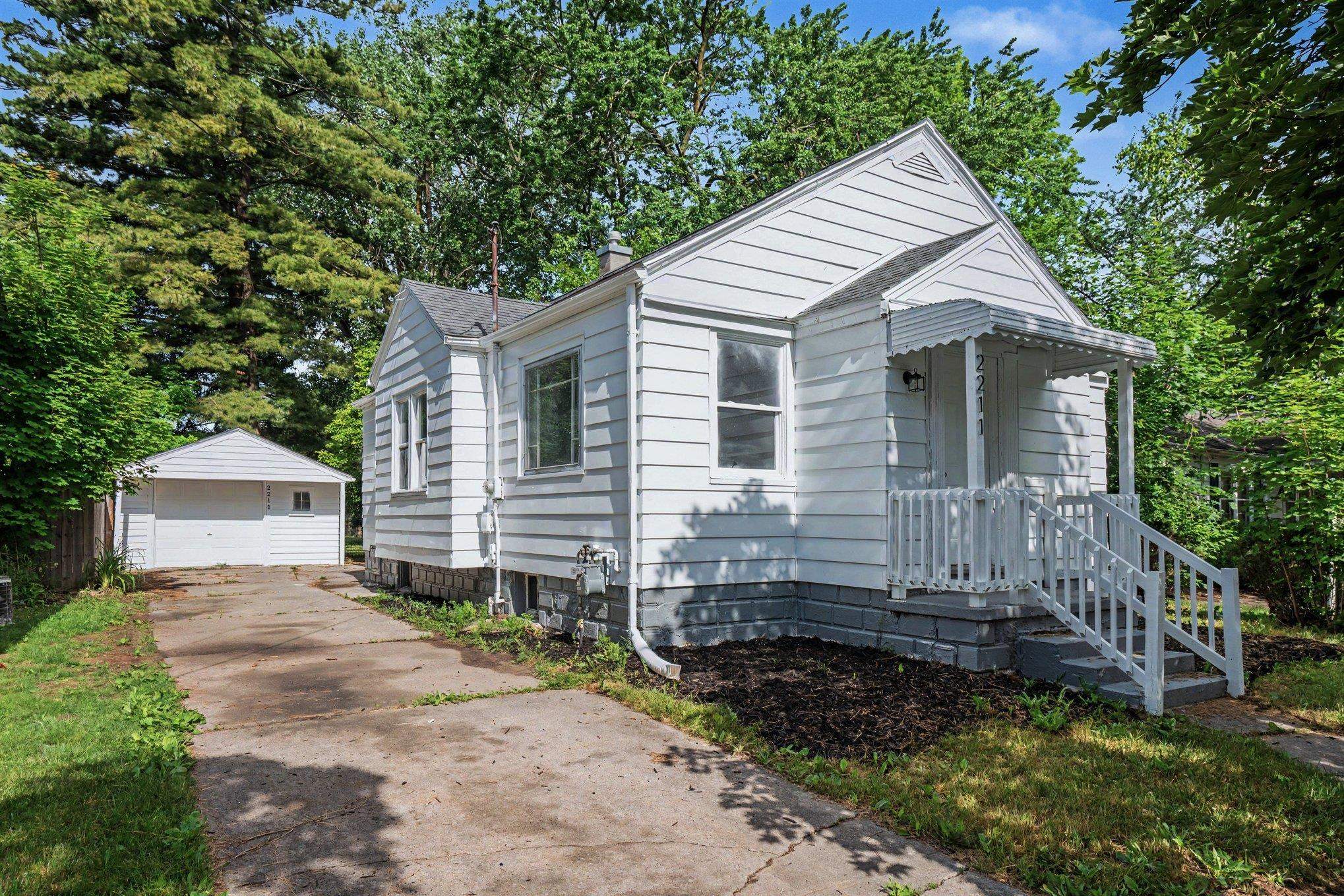 2211 N Charles Street Property Photo 1