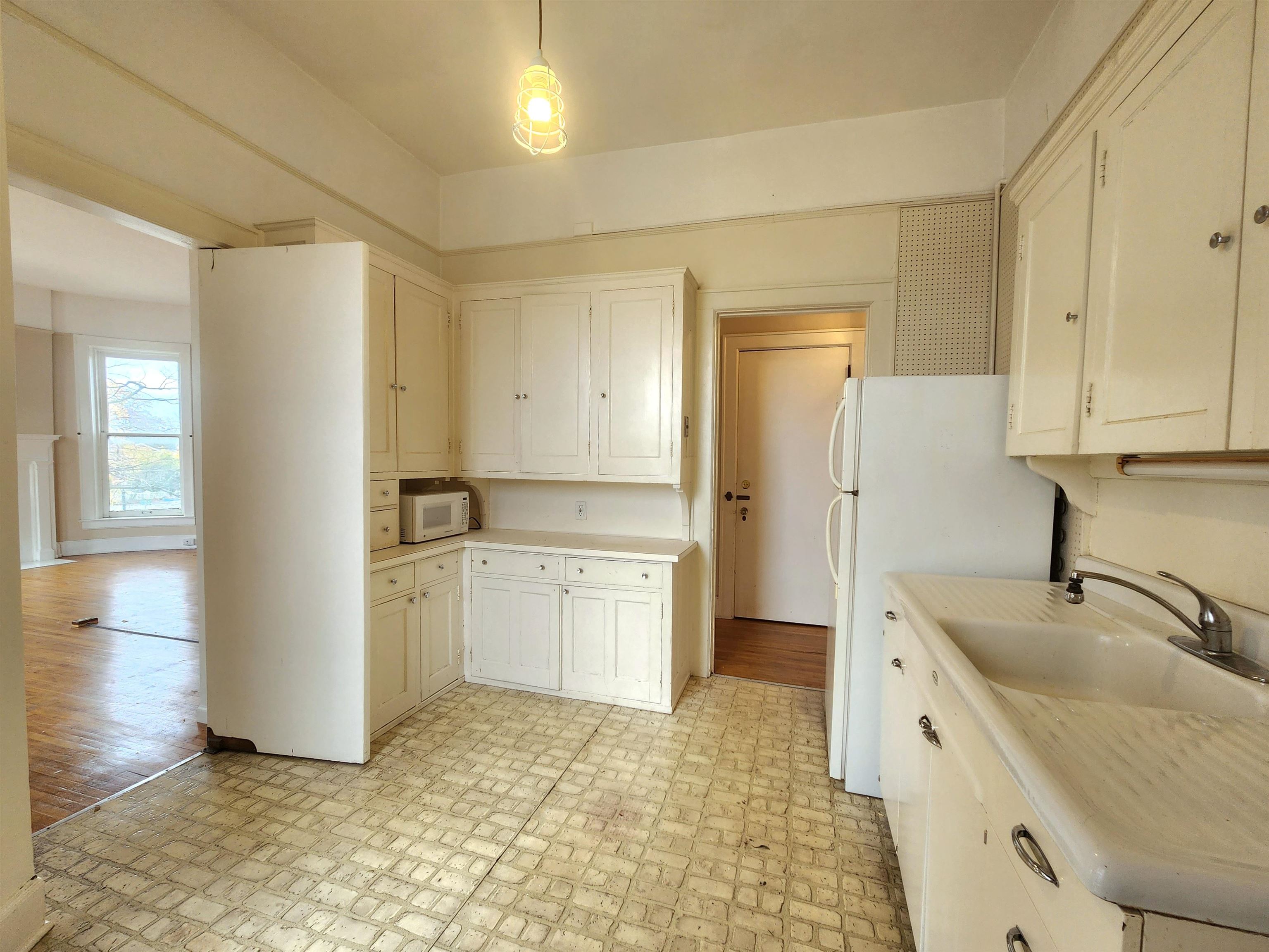 814 Center Apt D Avenue Property Photo 11