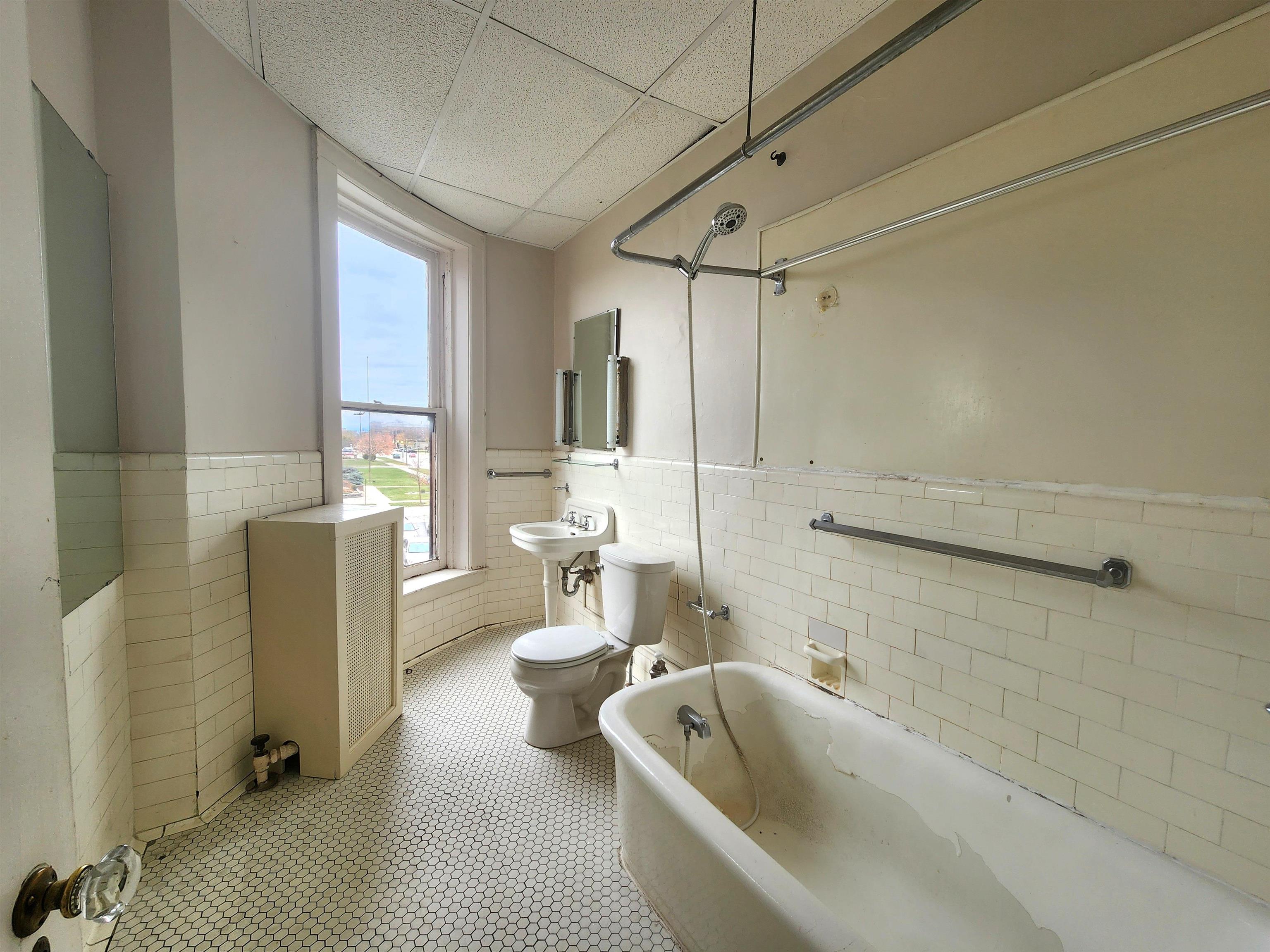 814 Center Apt D Avenue Property Photo 12