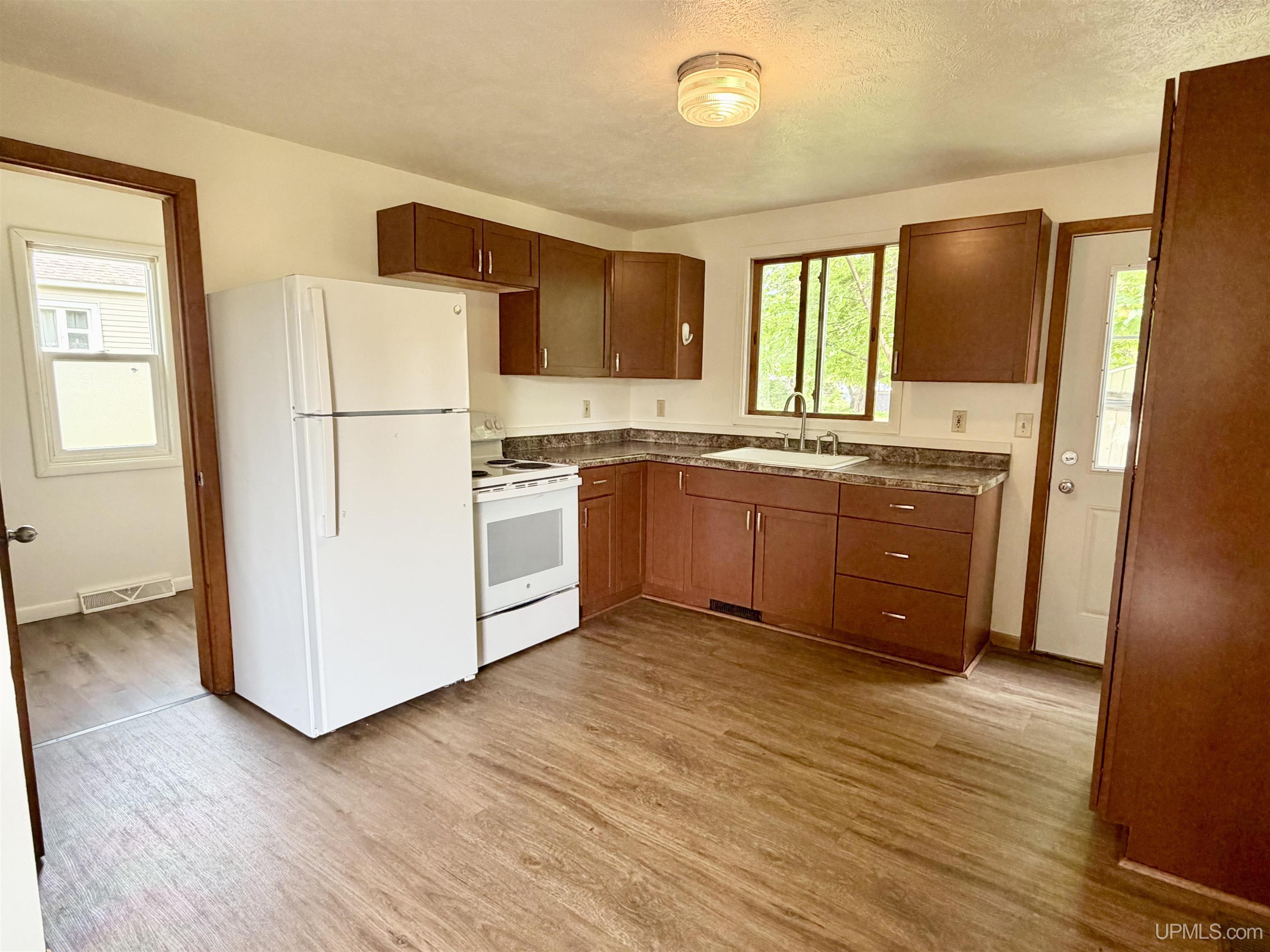 2306 Fitch Avenue Property Photo 9