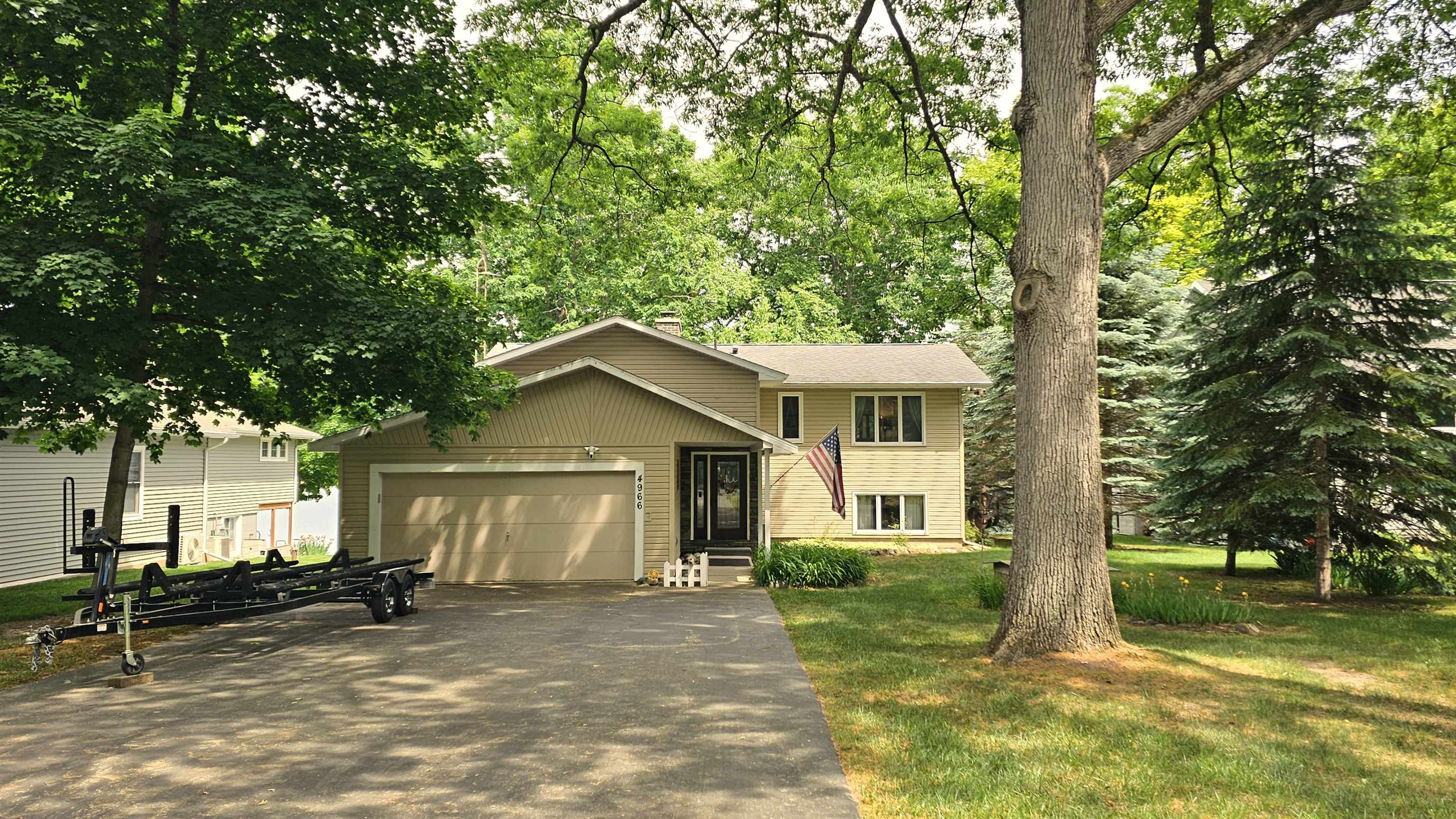 4966 Prince Court Property Photo 1