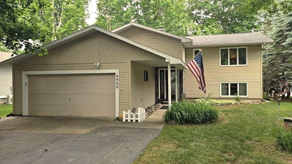 4966 Prince Court Property Photo 2