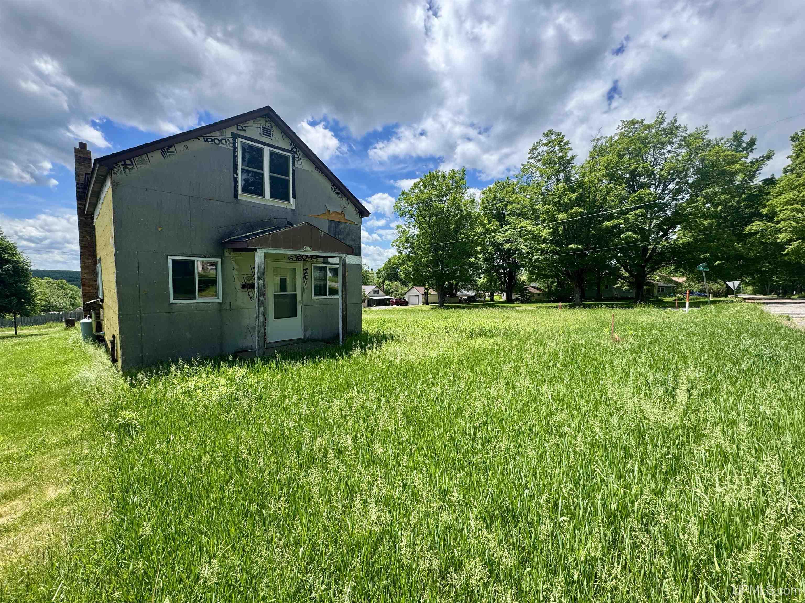417 3rd Street Property Photo 1