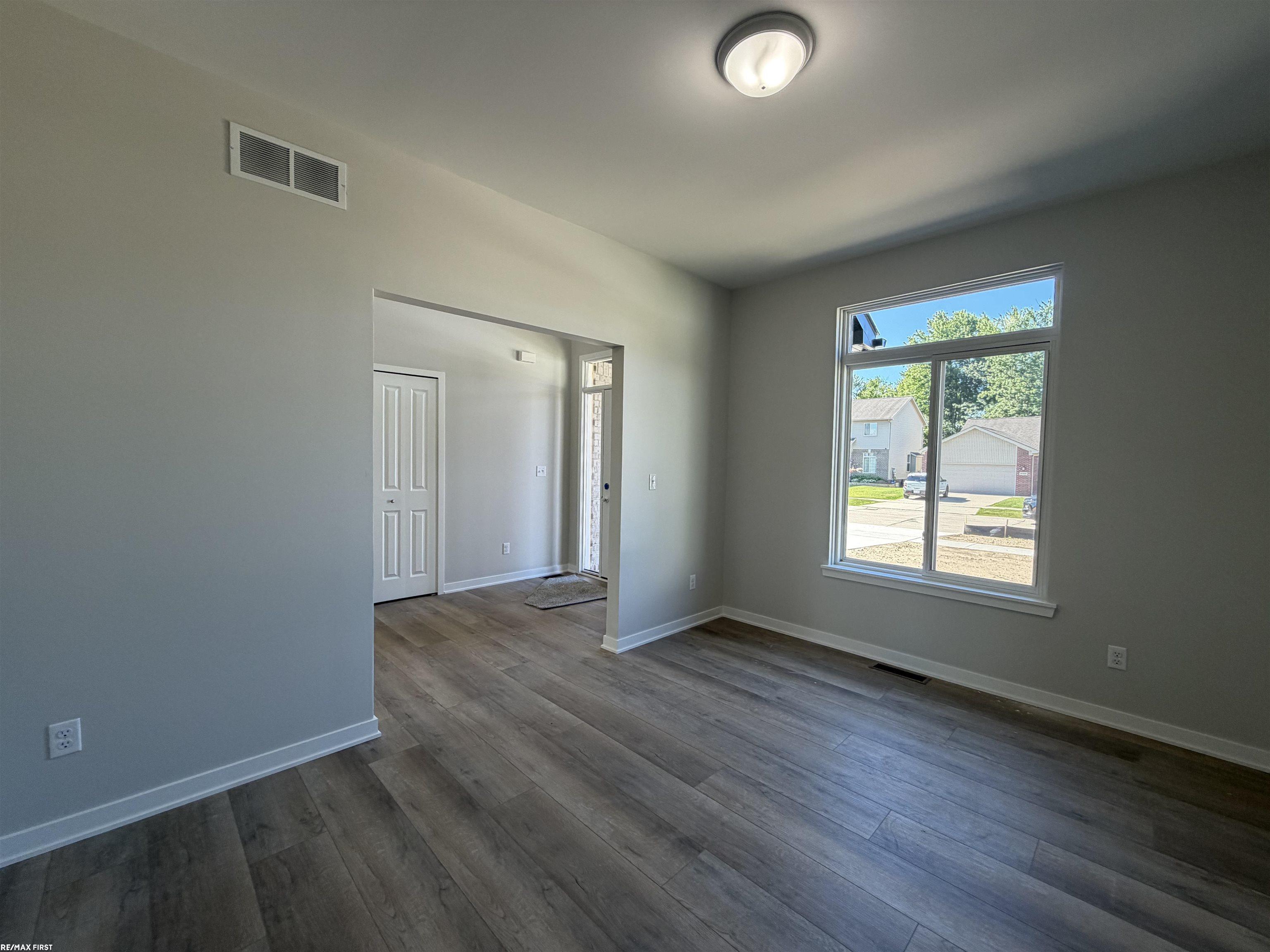 30343 Weathervane Woods Drive Property Photo 12
