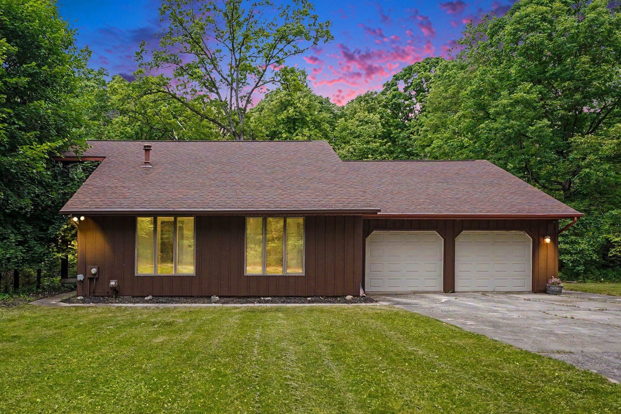 371 E Saginaw Road Property Photo 1