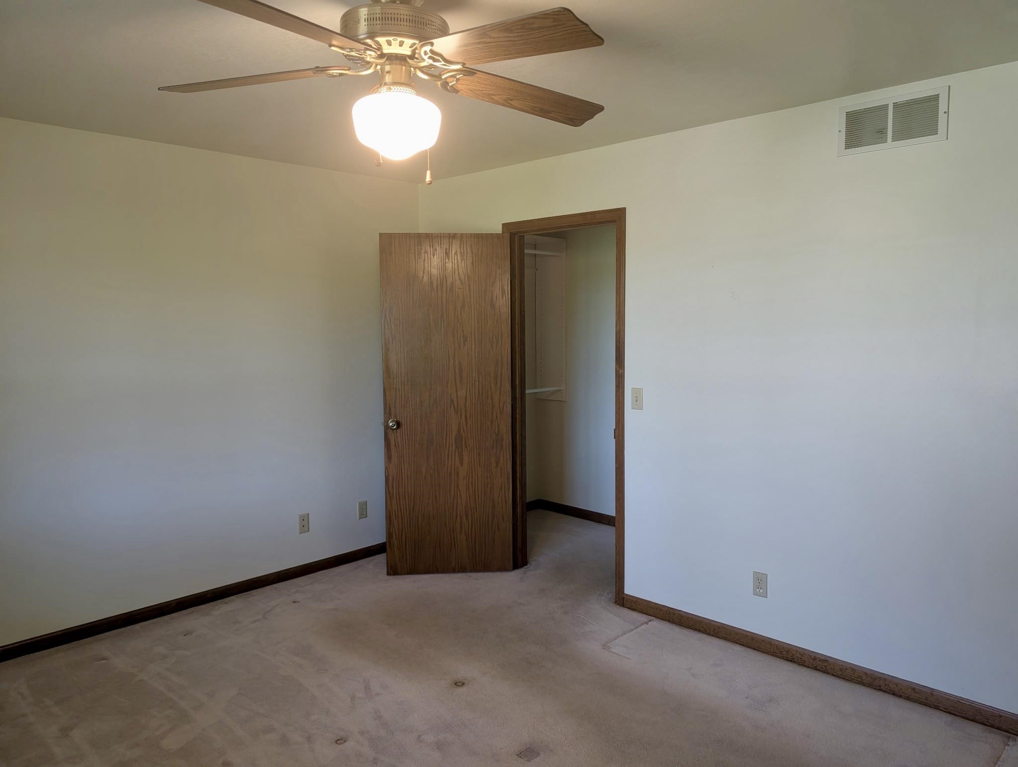 1249 E Oakdale Circle Property Photo 13