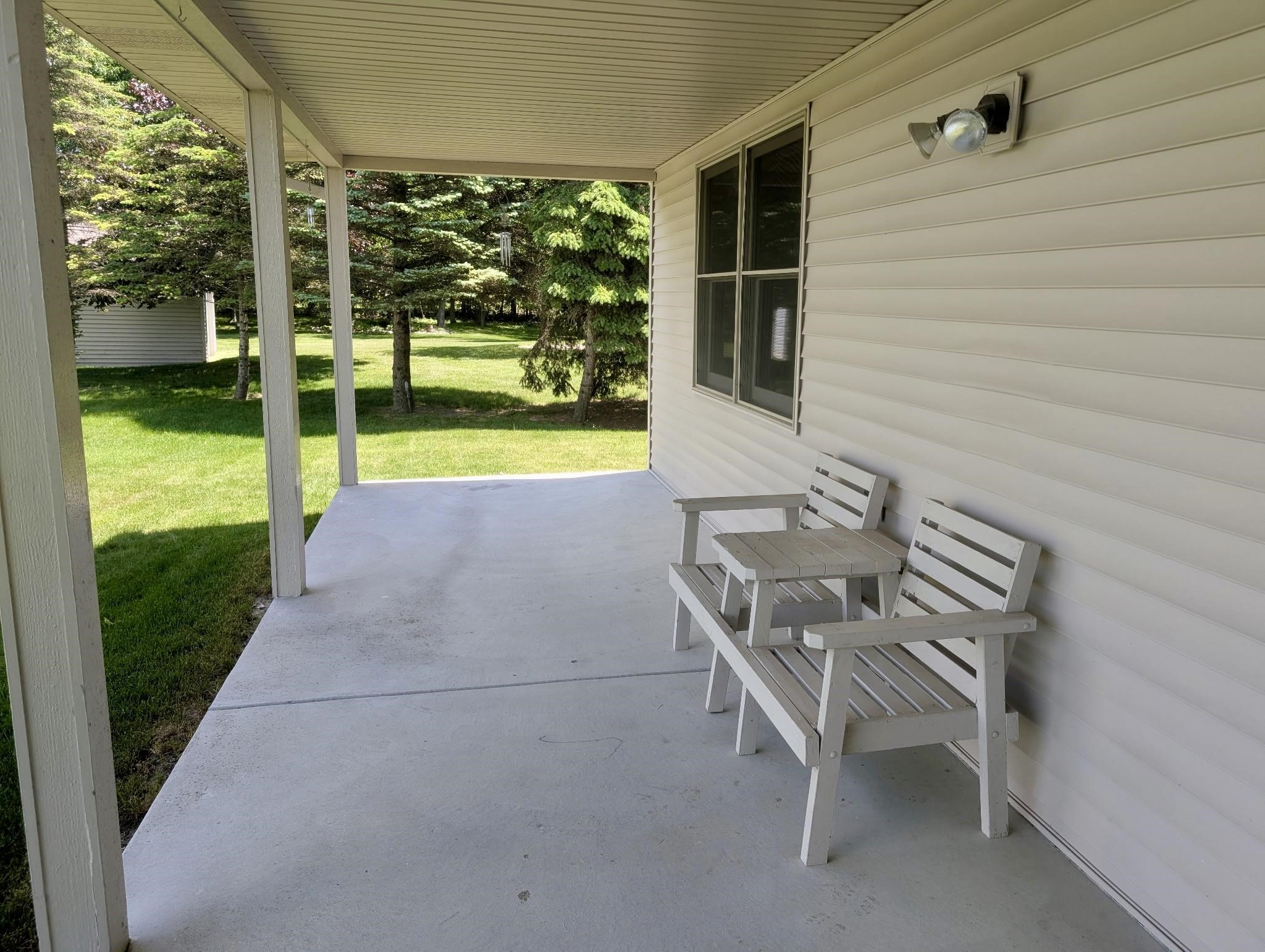 1249 E Oakdale Circle Property Photo 18