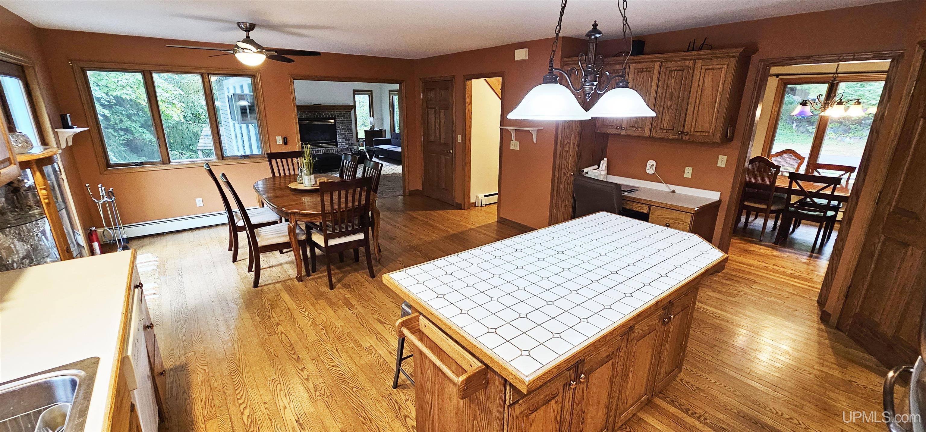 19869 Lakeview Drive Property Photo 14