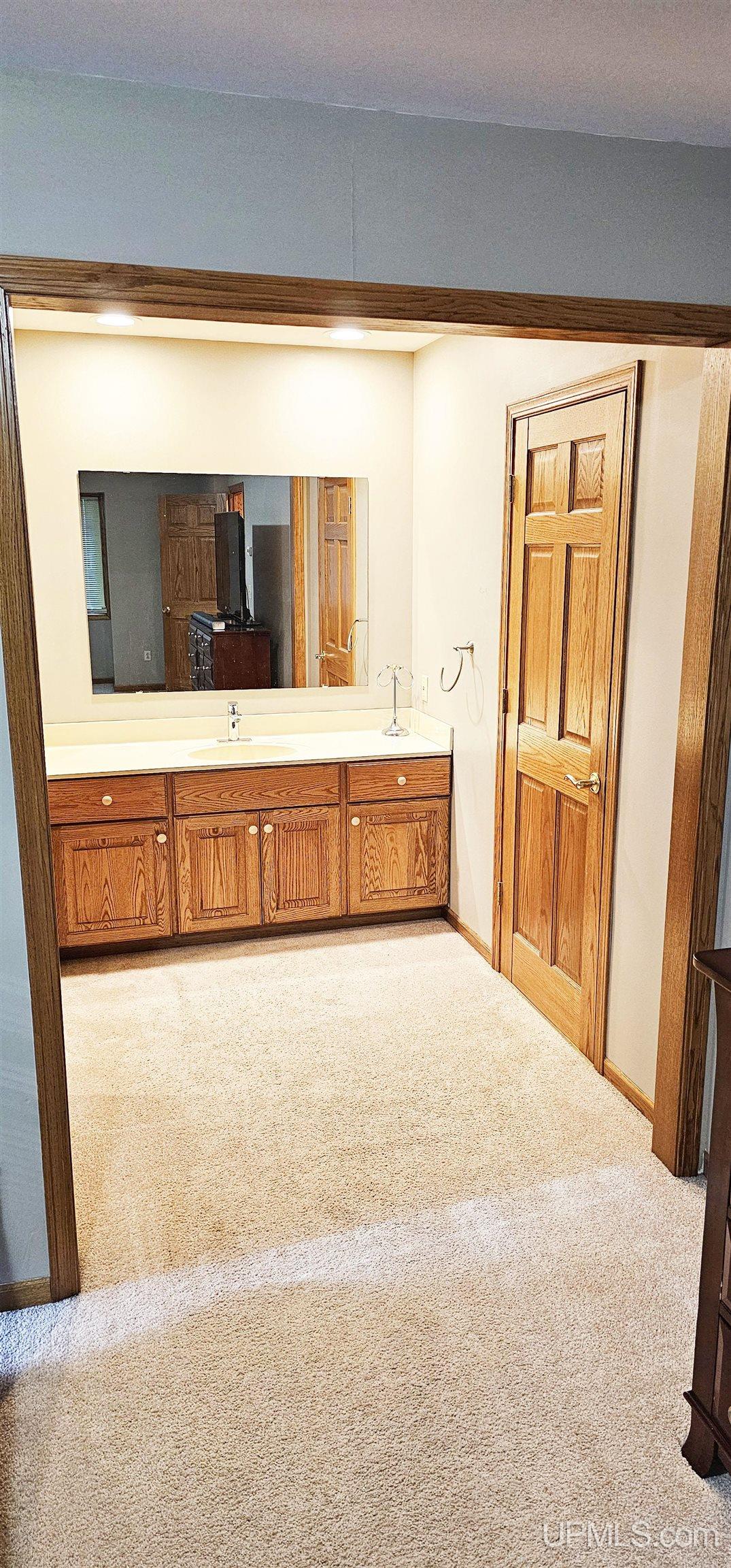 19869 Lakeview Drive Property Photo 20
