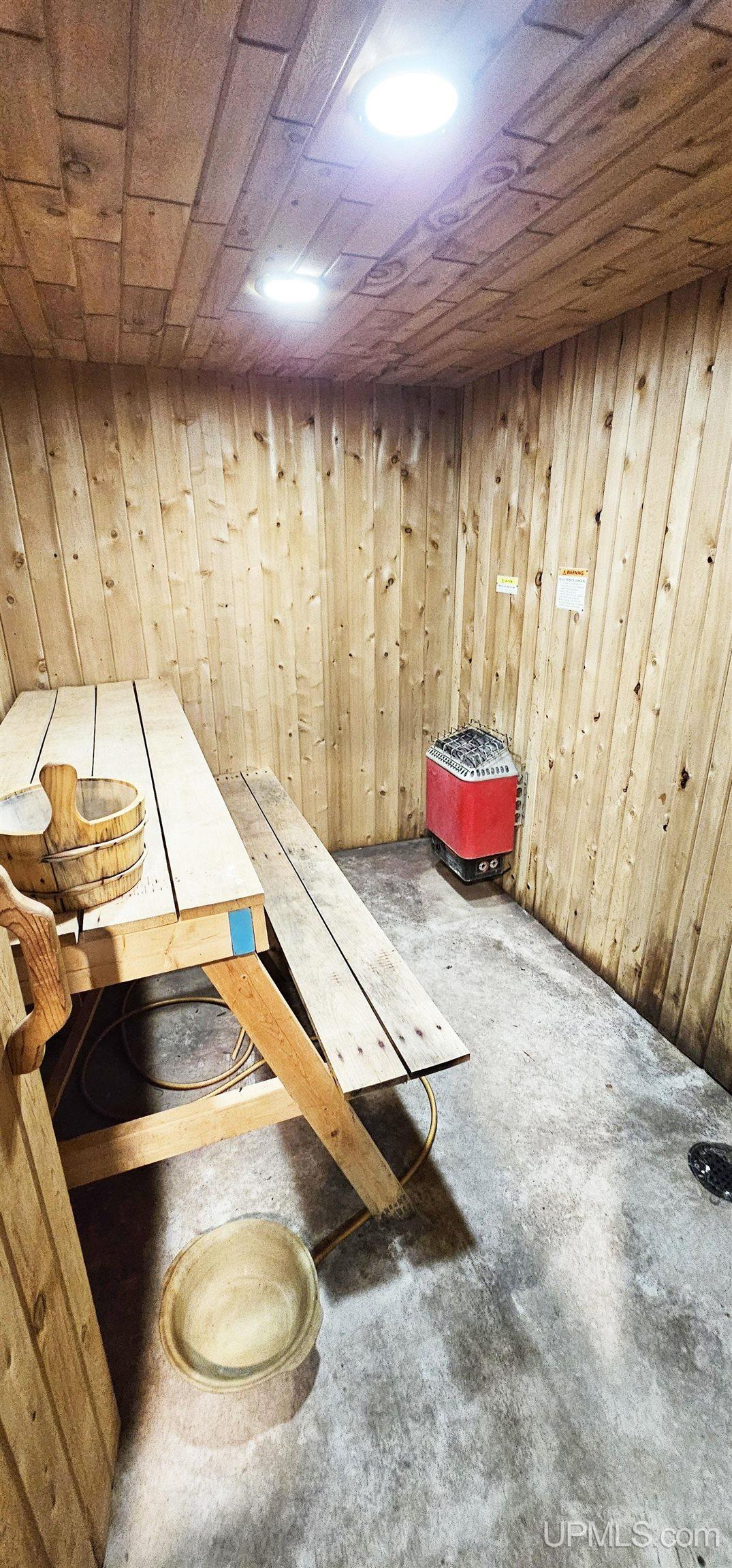 19869 Lakeview Drive Property Photo 36