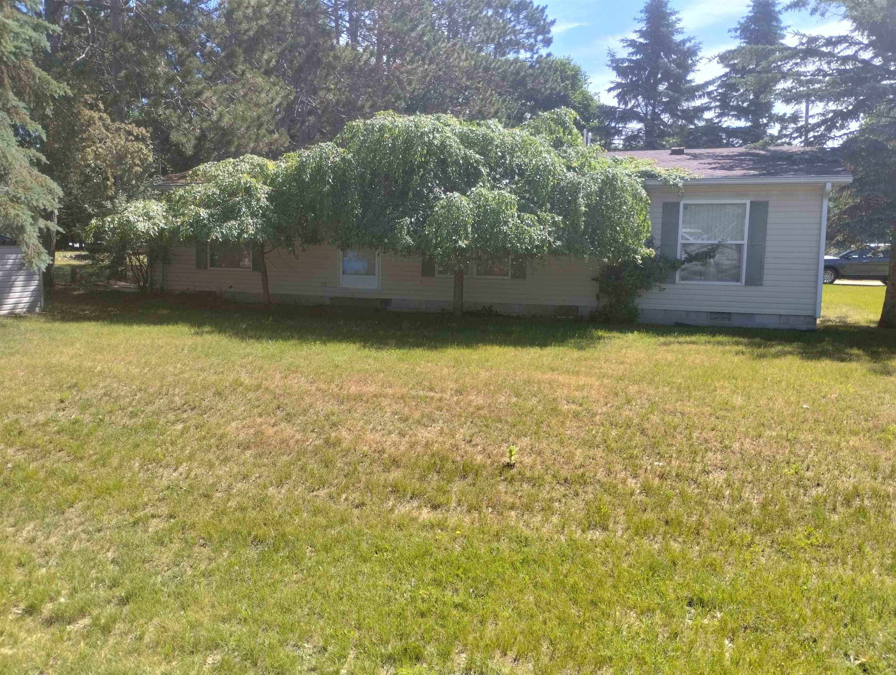 10495 HUNTERS Trail Property Photo 1