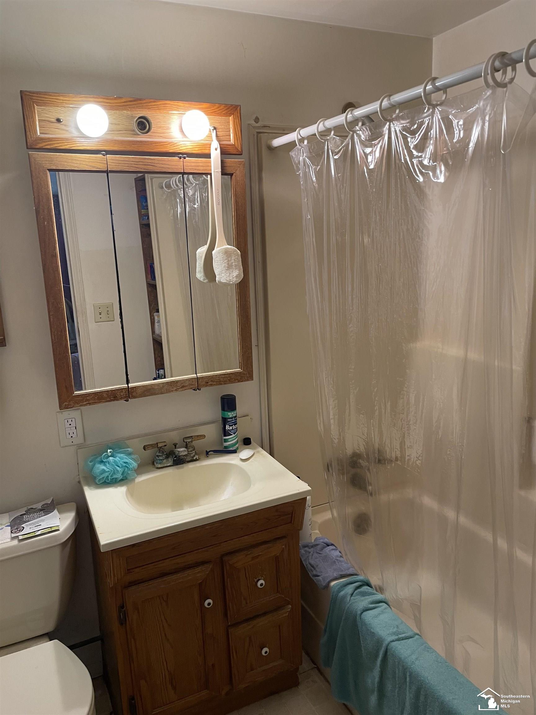 809 Pipis Drive Property Photo 4