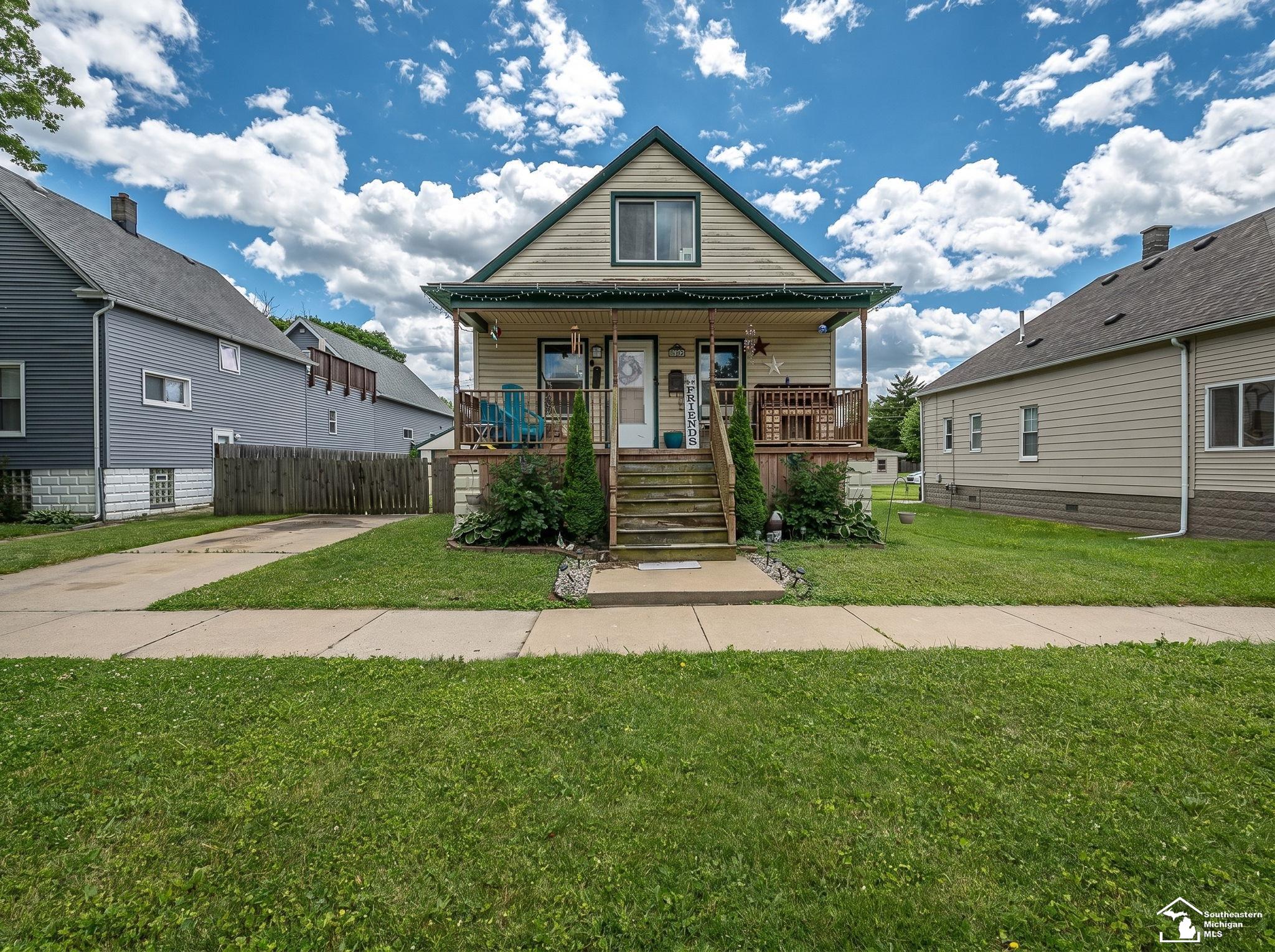 857 Plum Street Property Photo 1
