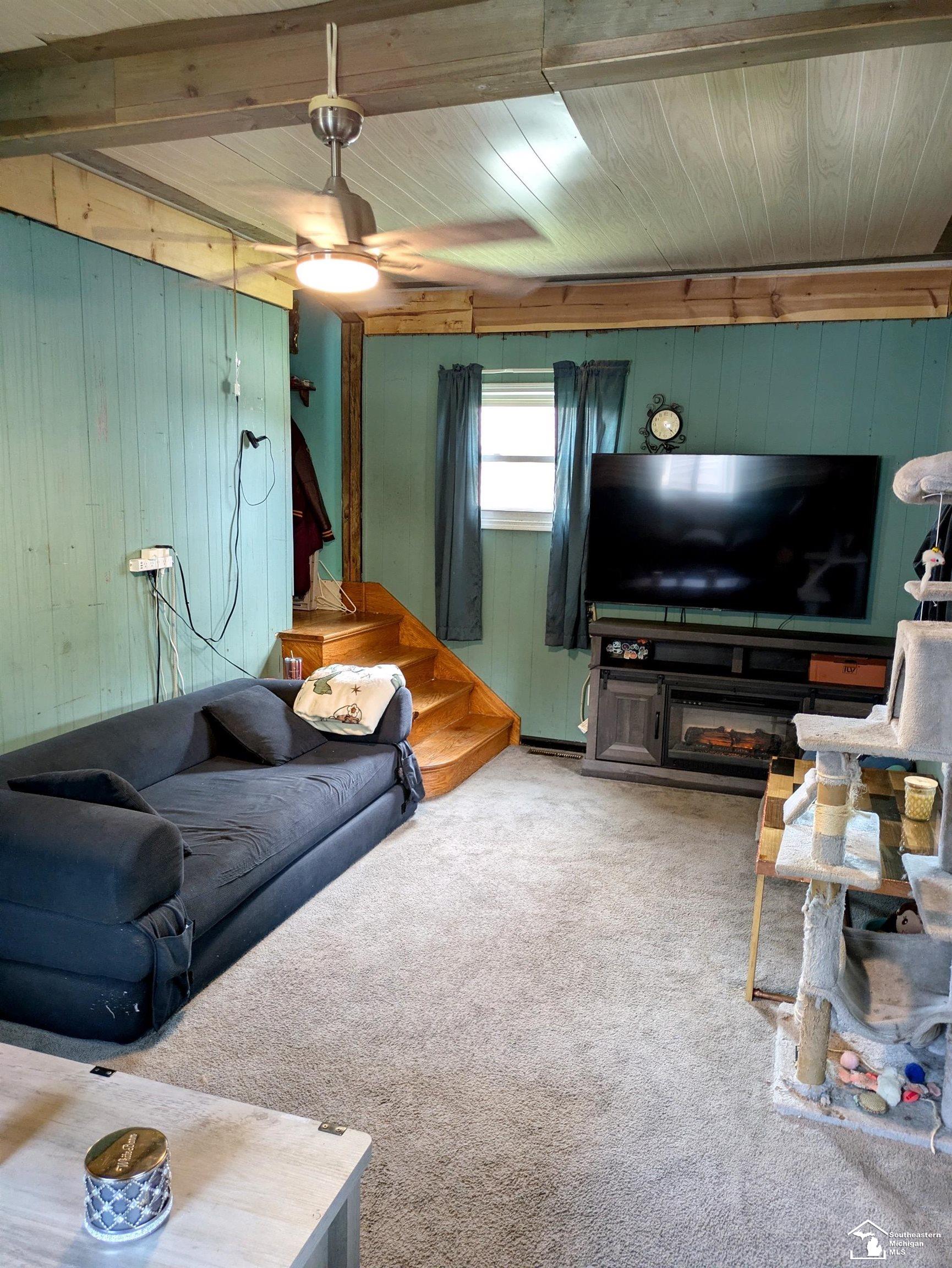 857 Plum Street Property Photo 5