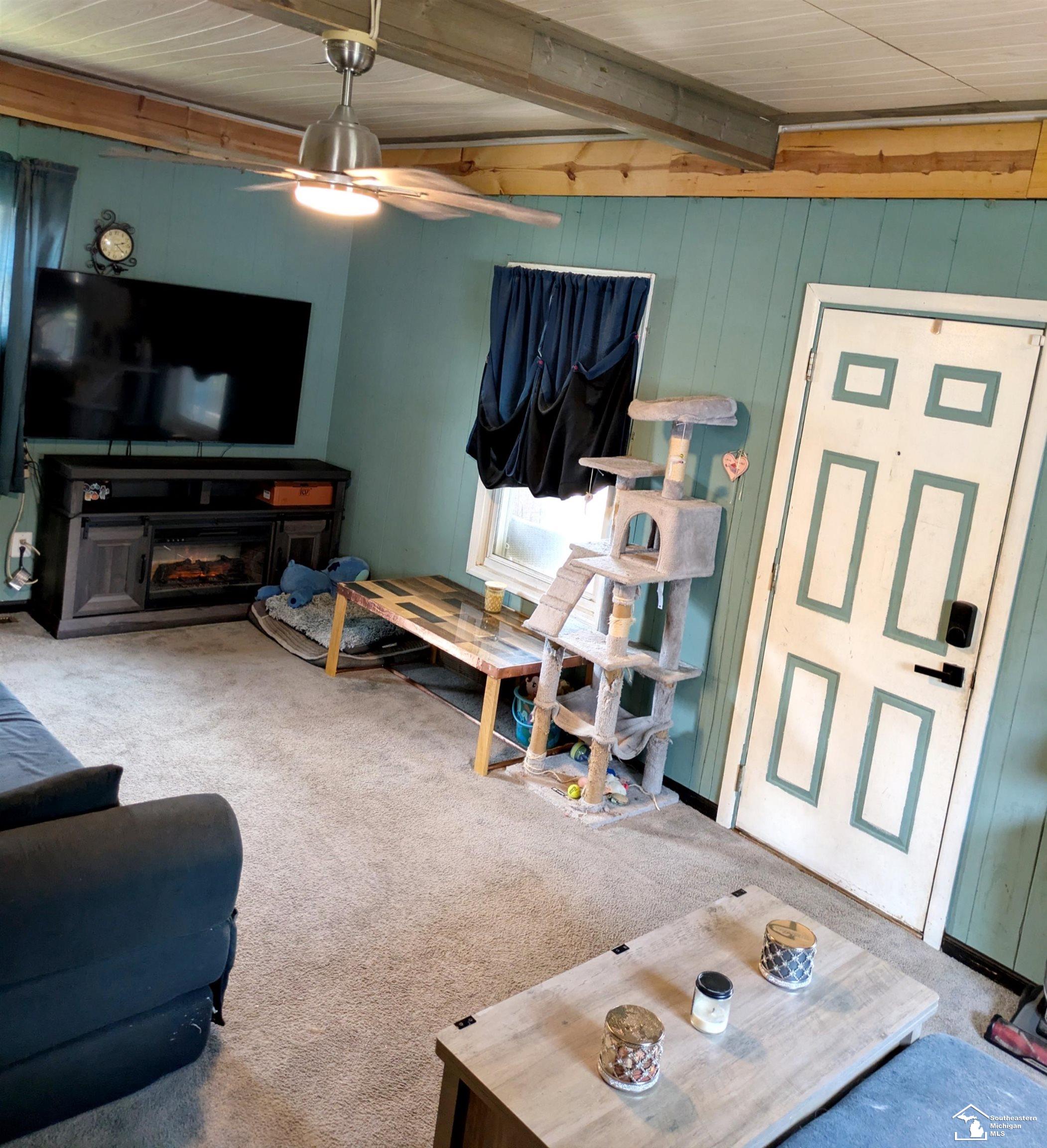 857 Plum Street Property Photo 6