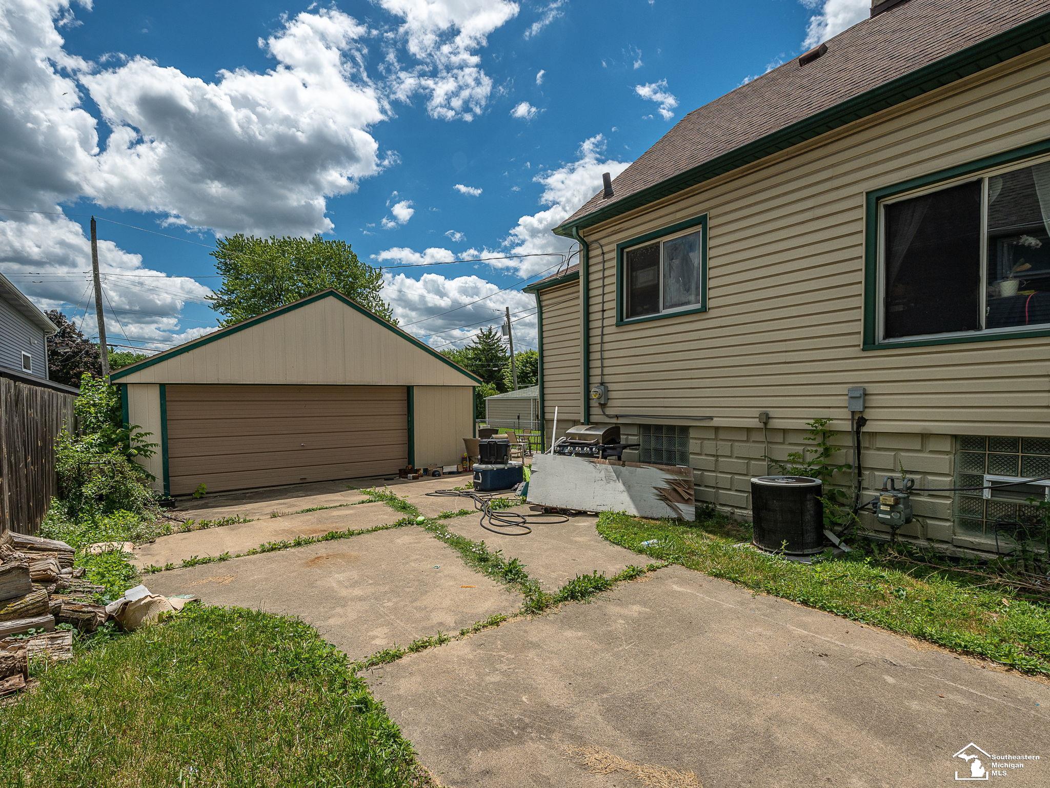 857 Plum Street Property Photo 23