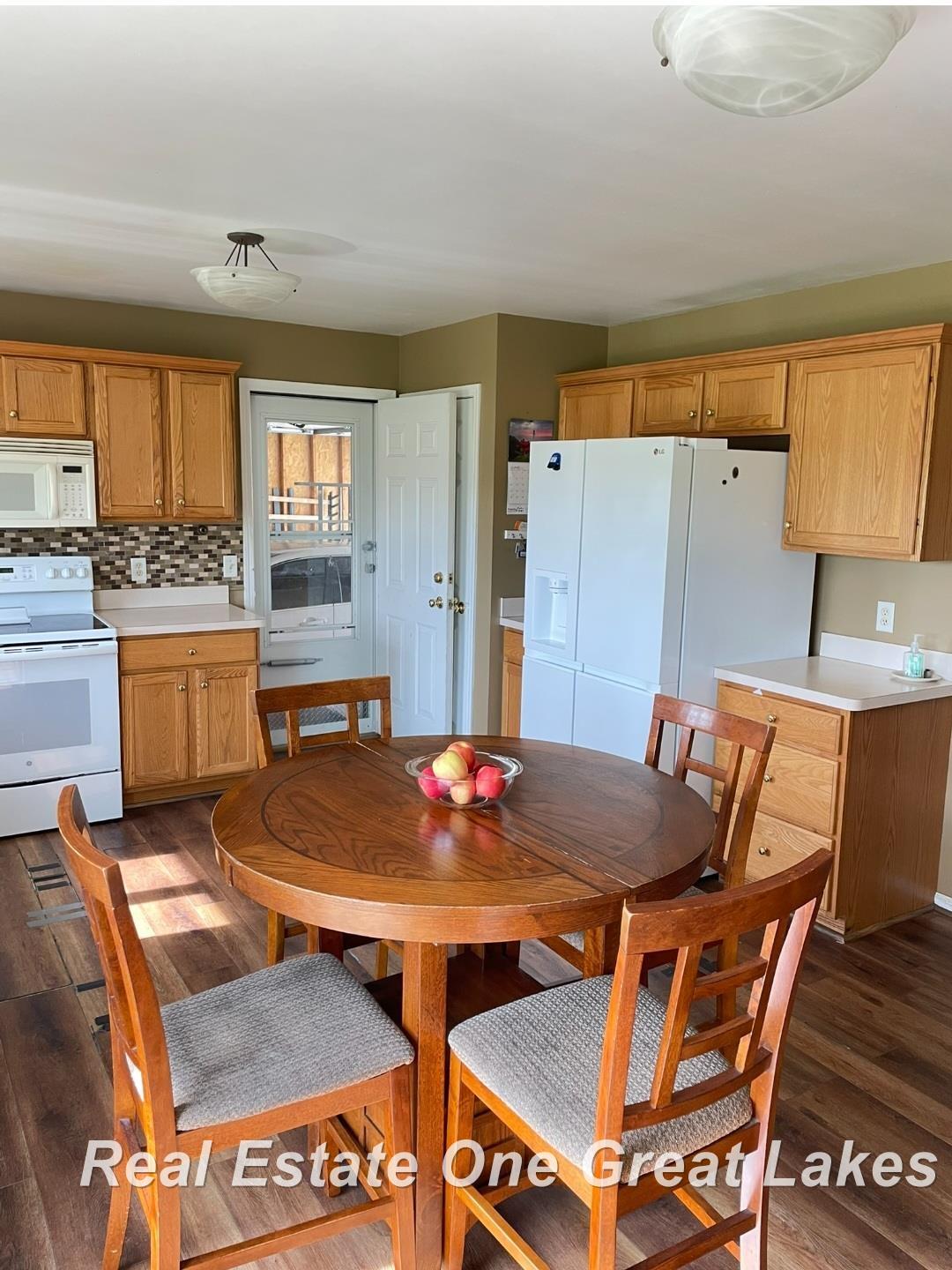 3863 Studor Drive Property Photo 12
