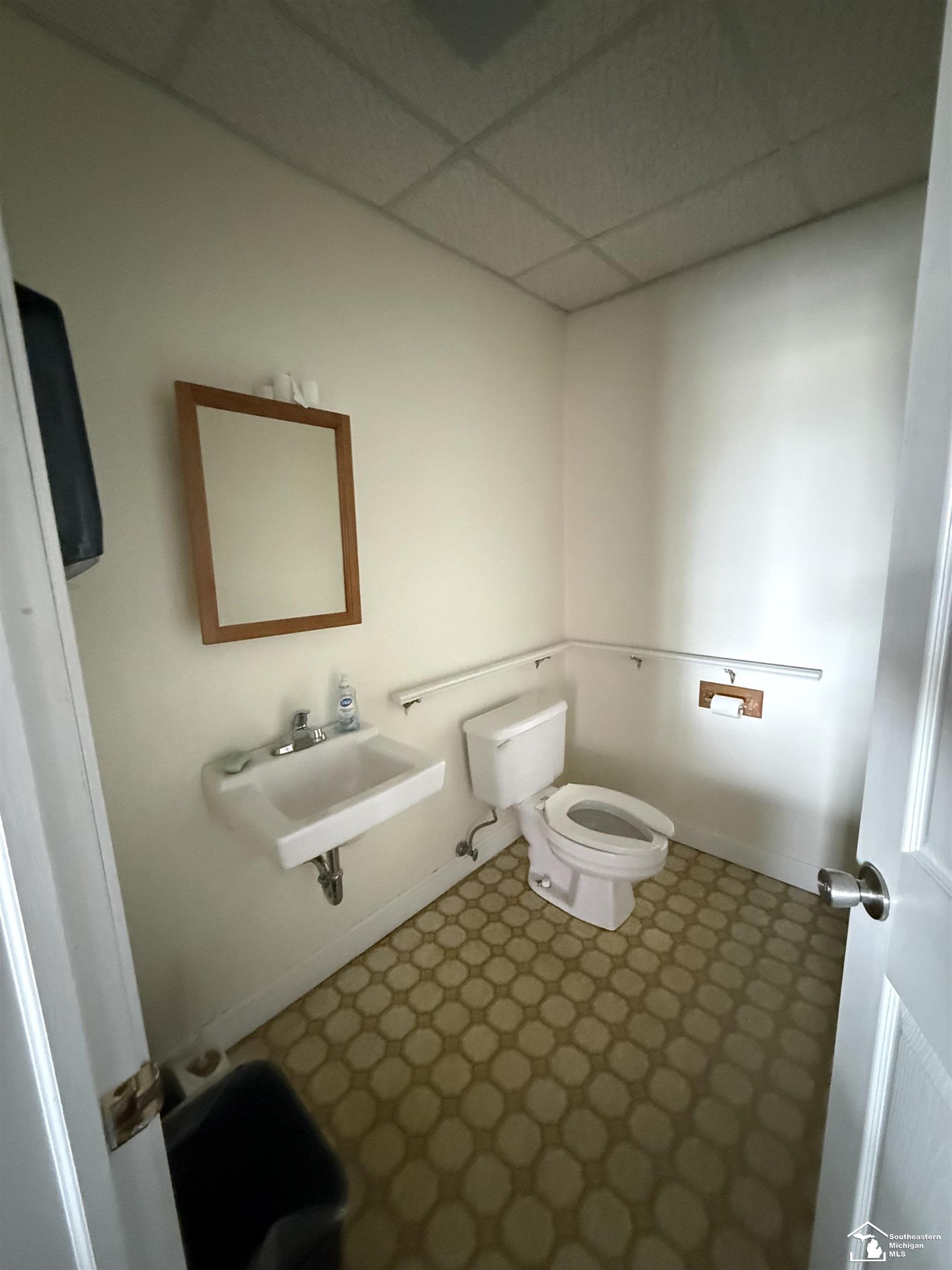 15175 S Dixie Highway Property Photo 3