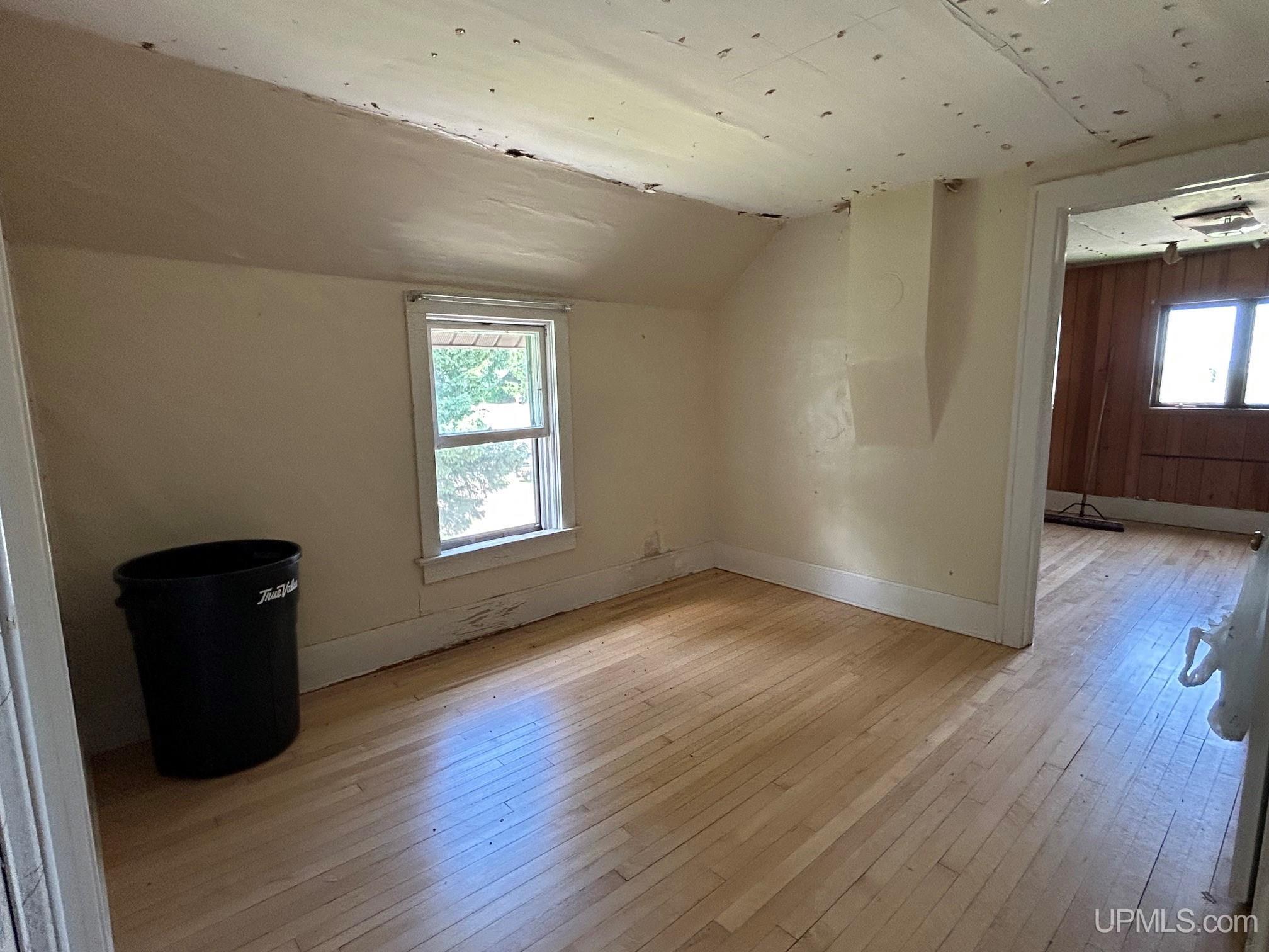 237 E Pine Street Property Photo 5