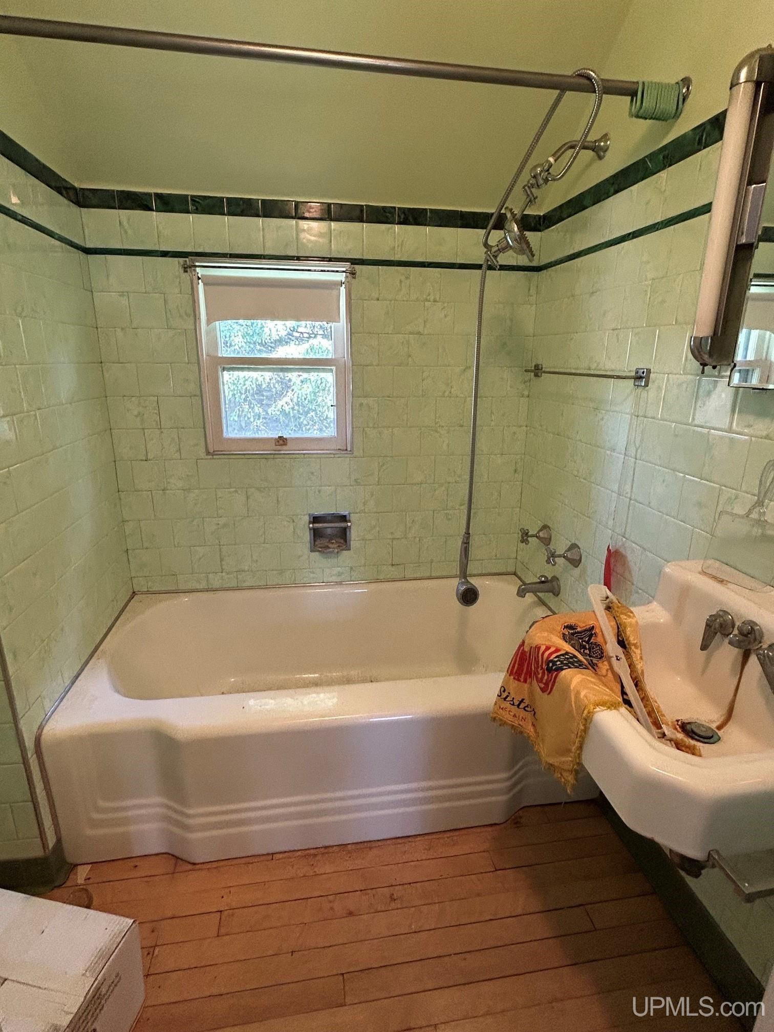 237 E Pine Street Property Photo 8